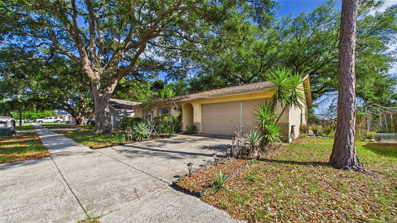 711 REGENT CIR S, BRANDON, FL, 33511