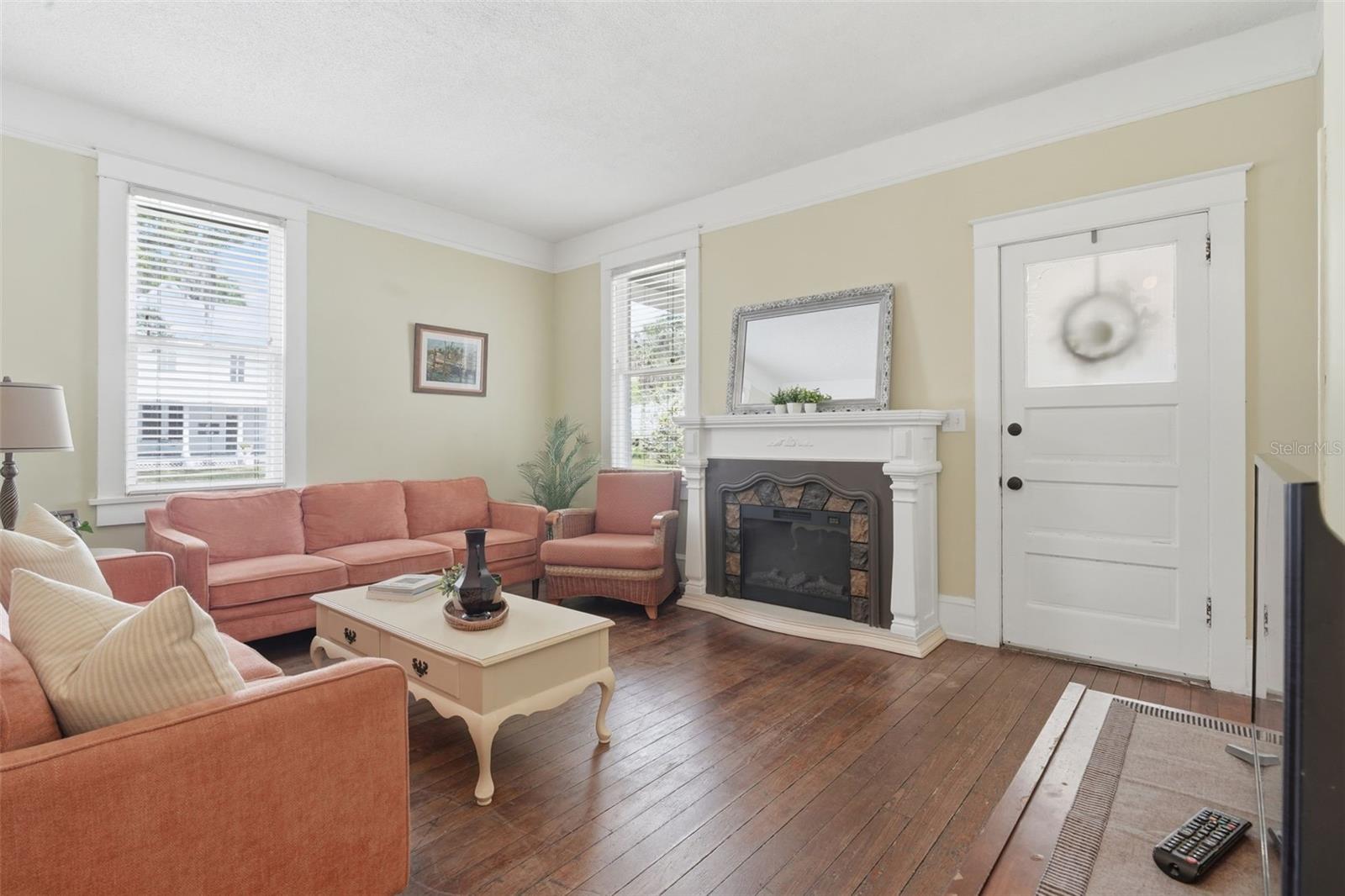 318 N COLONIAL CT, DELAND, FL, 32720