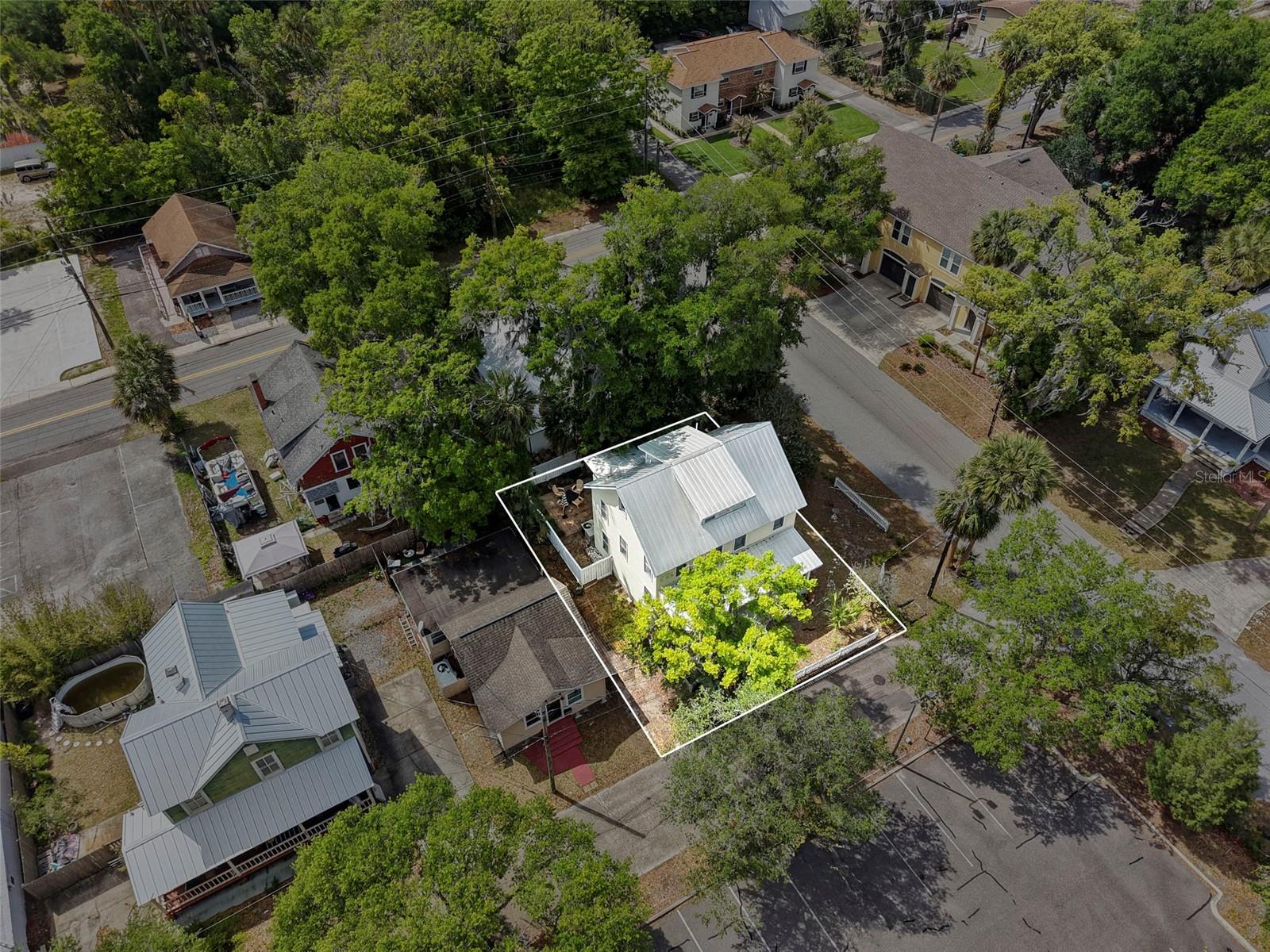 318 N COLONIAL CT, DELAND, FL, 32720