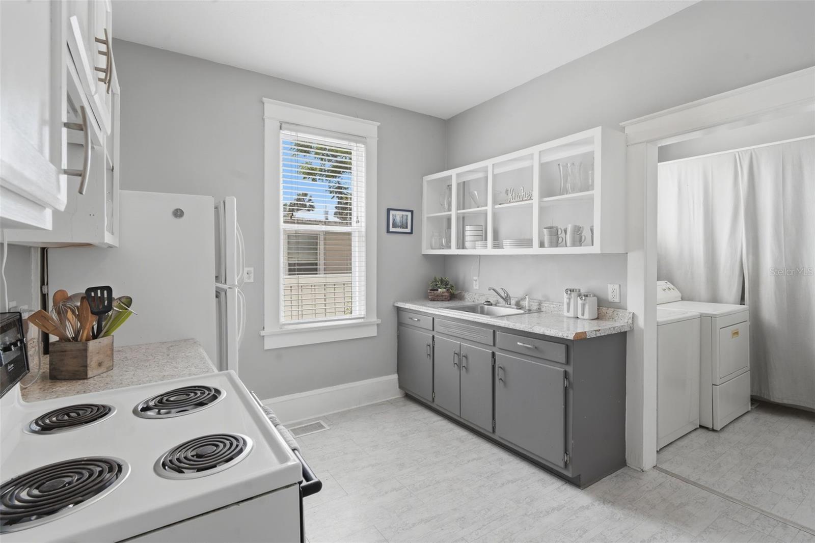 318 N COLONIAL CT, DELAND, FL, 32720