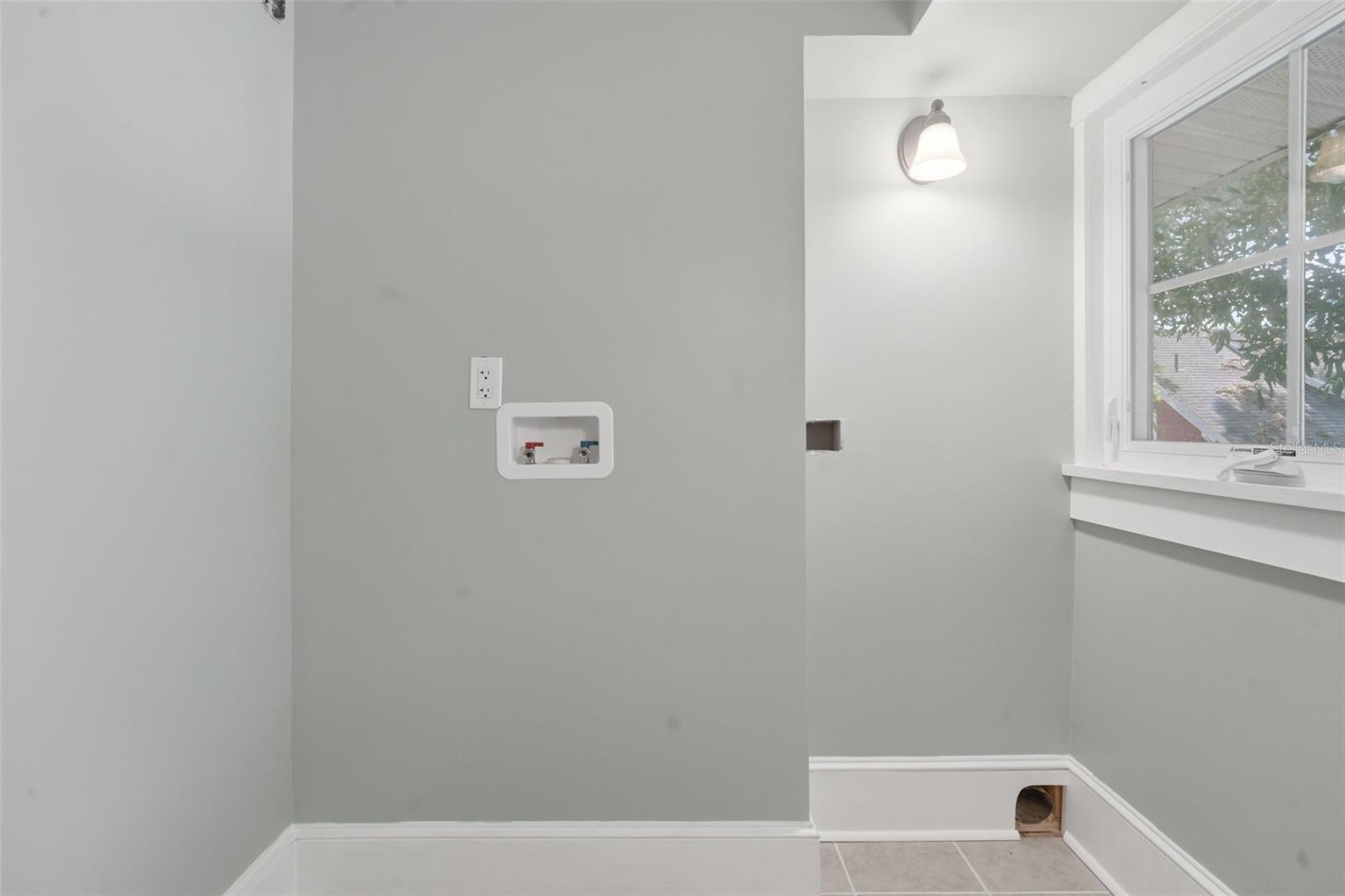 318 N COLONIAL CT, DELAND, FL, 32720