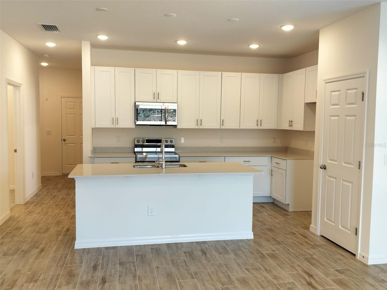 2258 LEELA CIR, TAVARES, FL, 32778