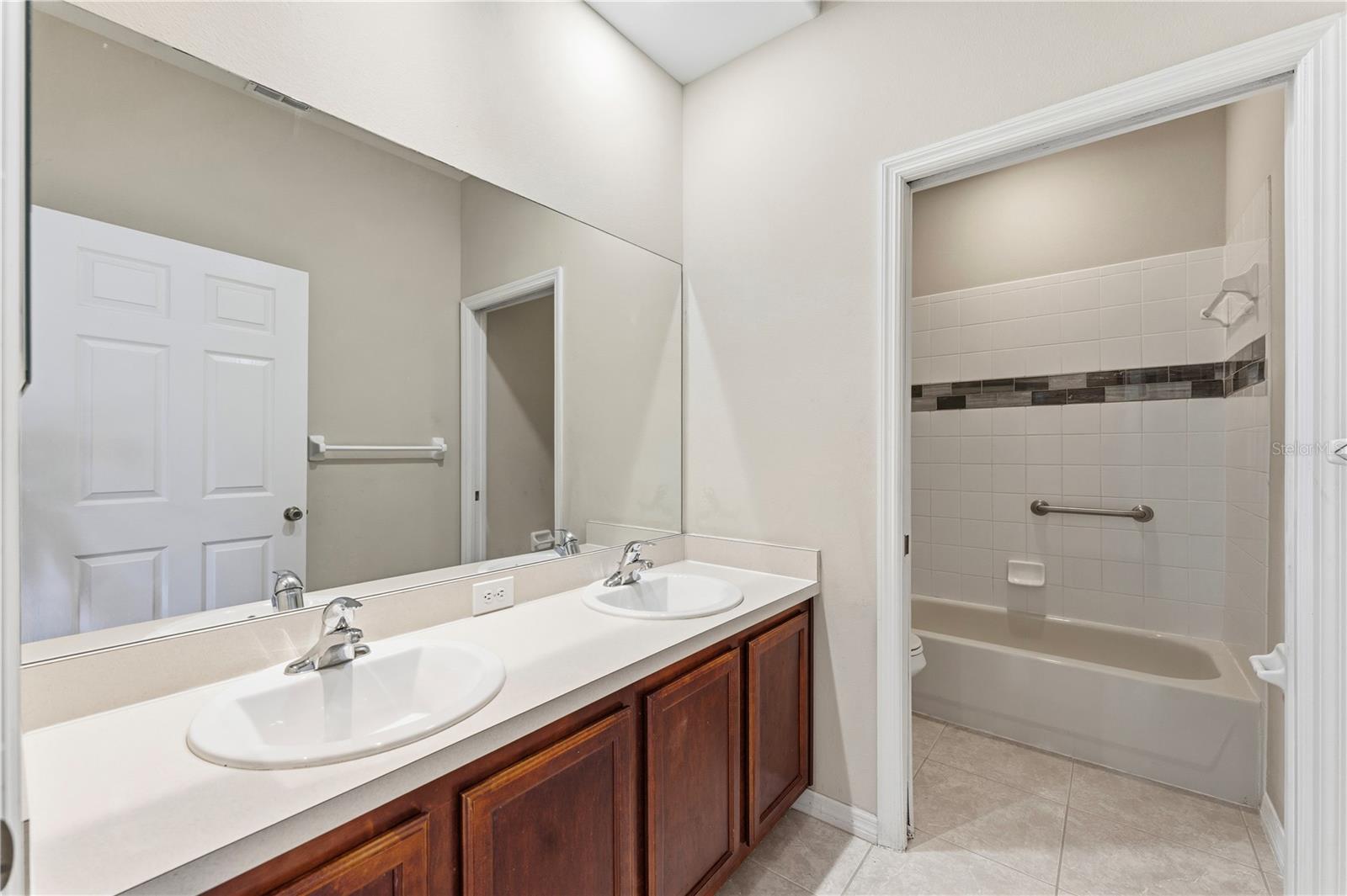 2047 ISLAND BROOK LN, ORLANDO, FL, 32824