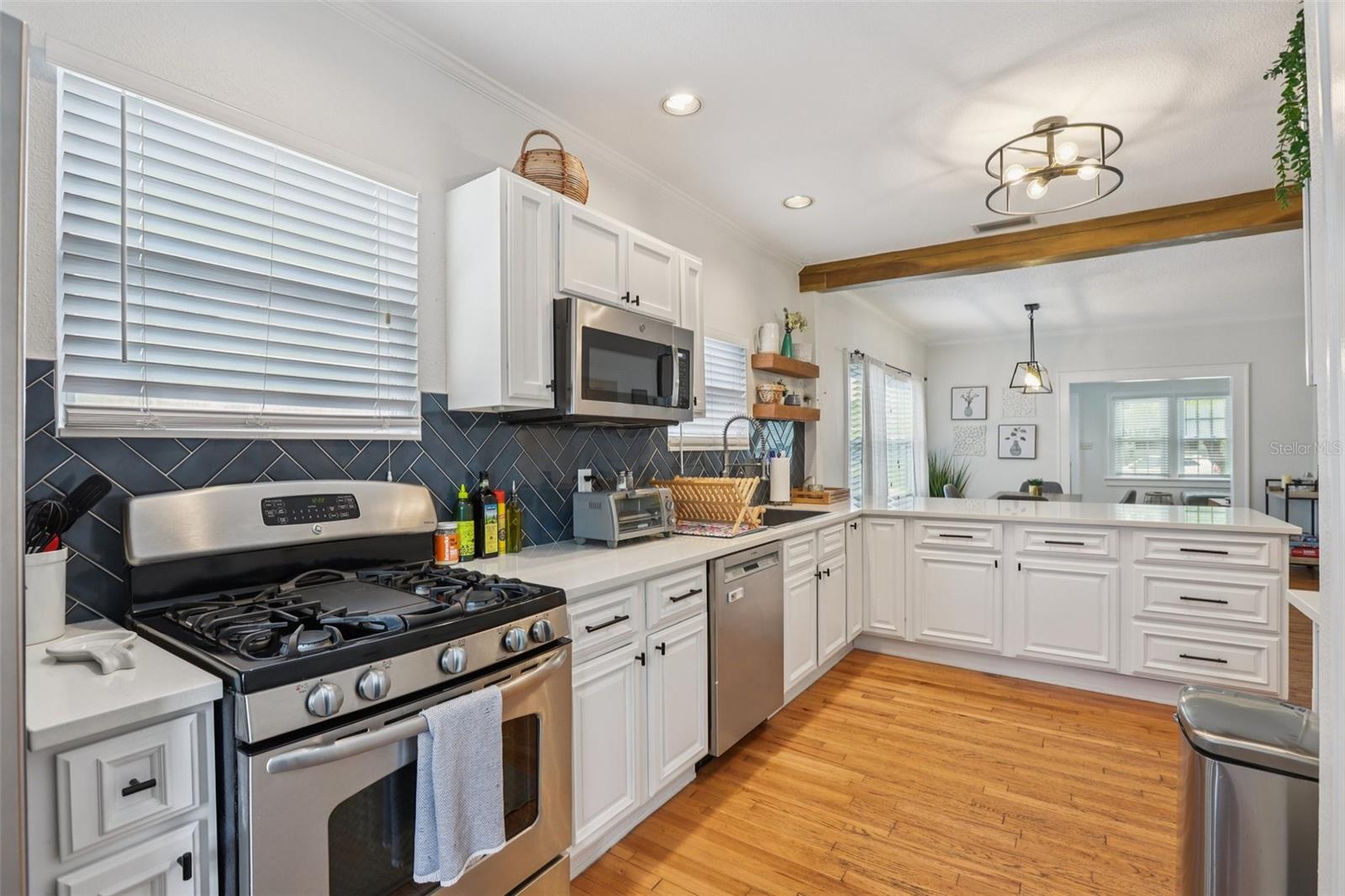 2934 6TH AVE N, ST PETERSBURG, FL, 33713