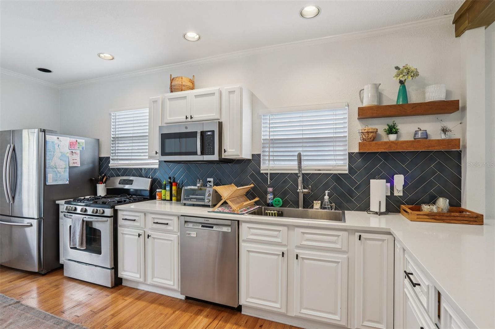 2934 6TH AVE N, ST PETERSBURG, FL, 33713