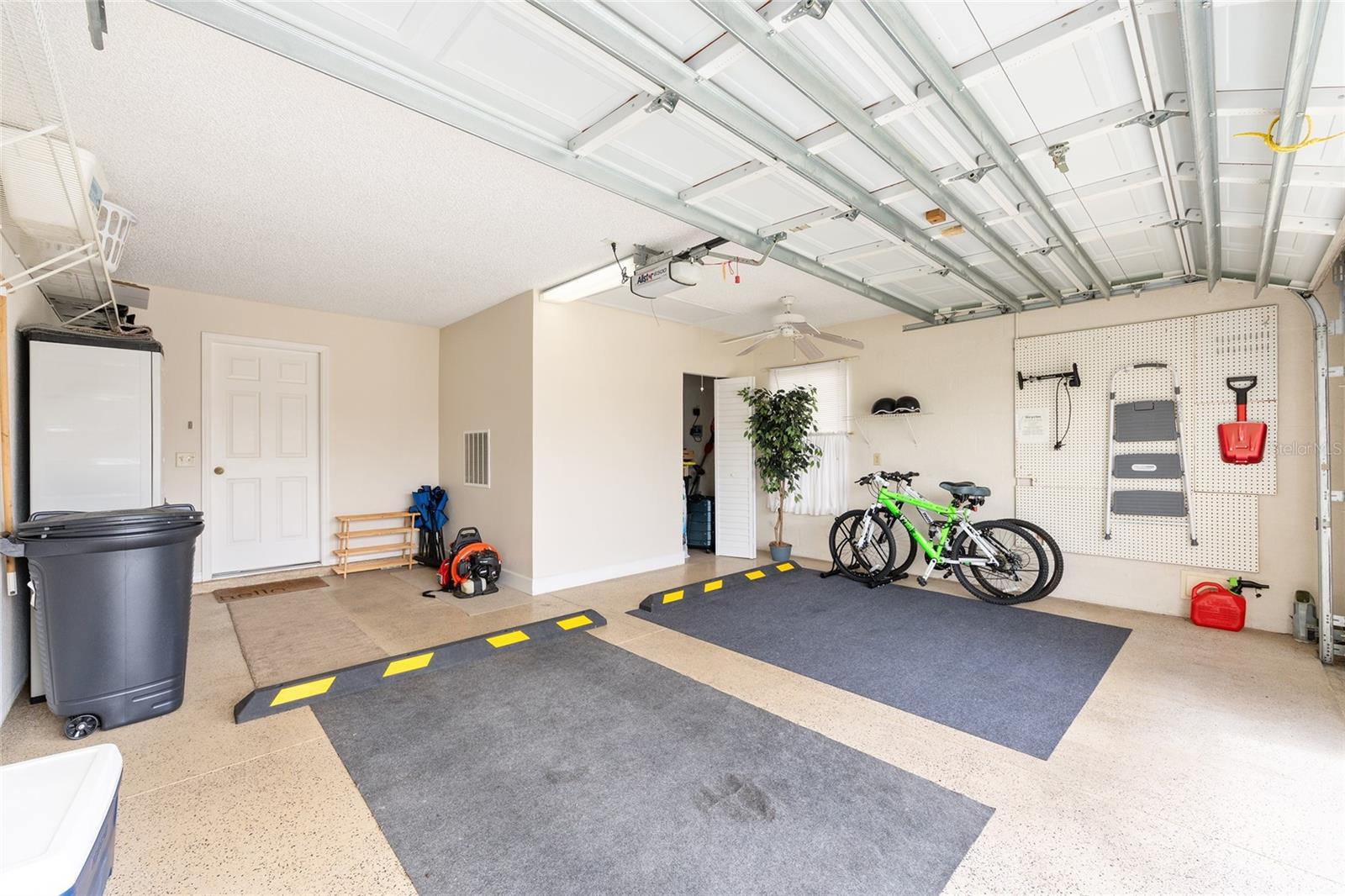 3025 ST THOMAS LN, THE VILLAGES, FL, 32162