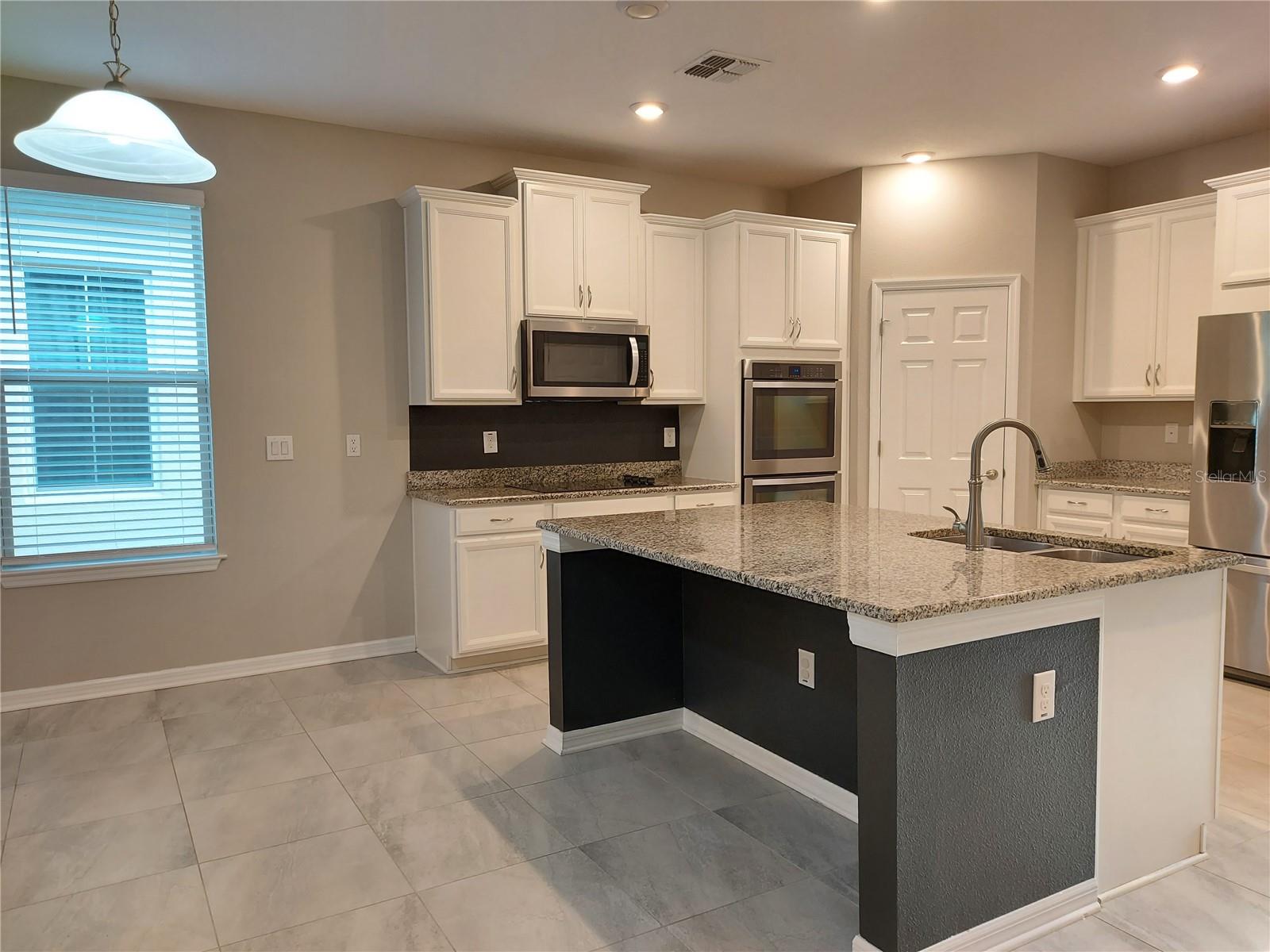 4923 ROLLING GREEN DR, WESLEY CHAPEL, FL, 33543
