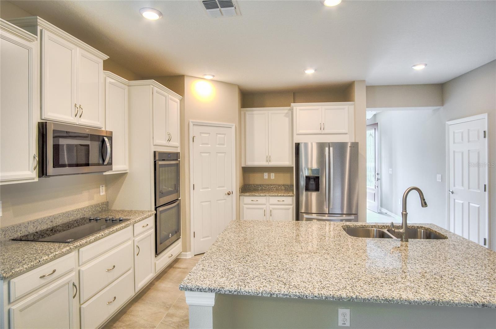 4923 ROLLING GREEN DR, WESLEY CHAPEL, FL, 33543