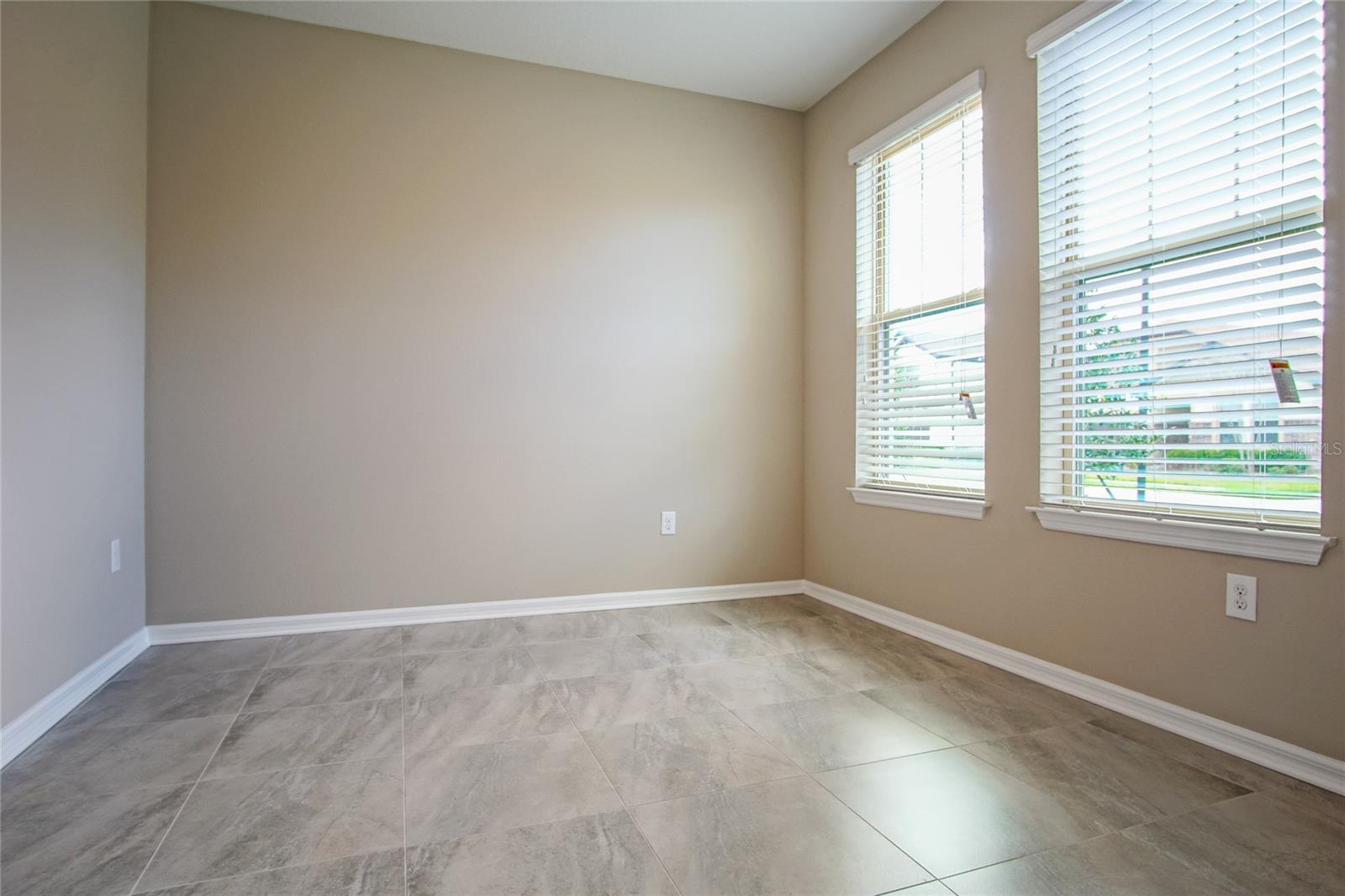4923 ROLLING GREEN DR, WESLEY CHAPEL, FL, 33543