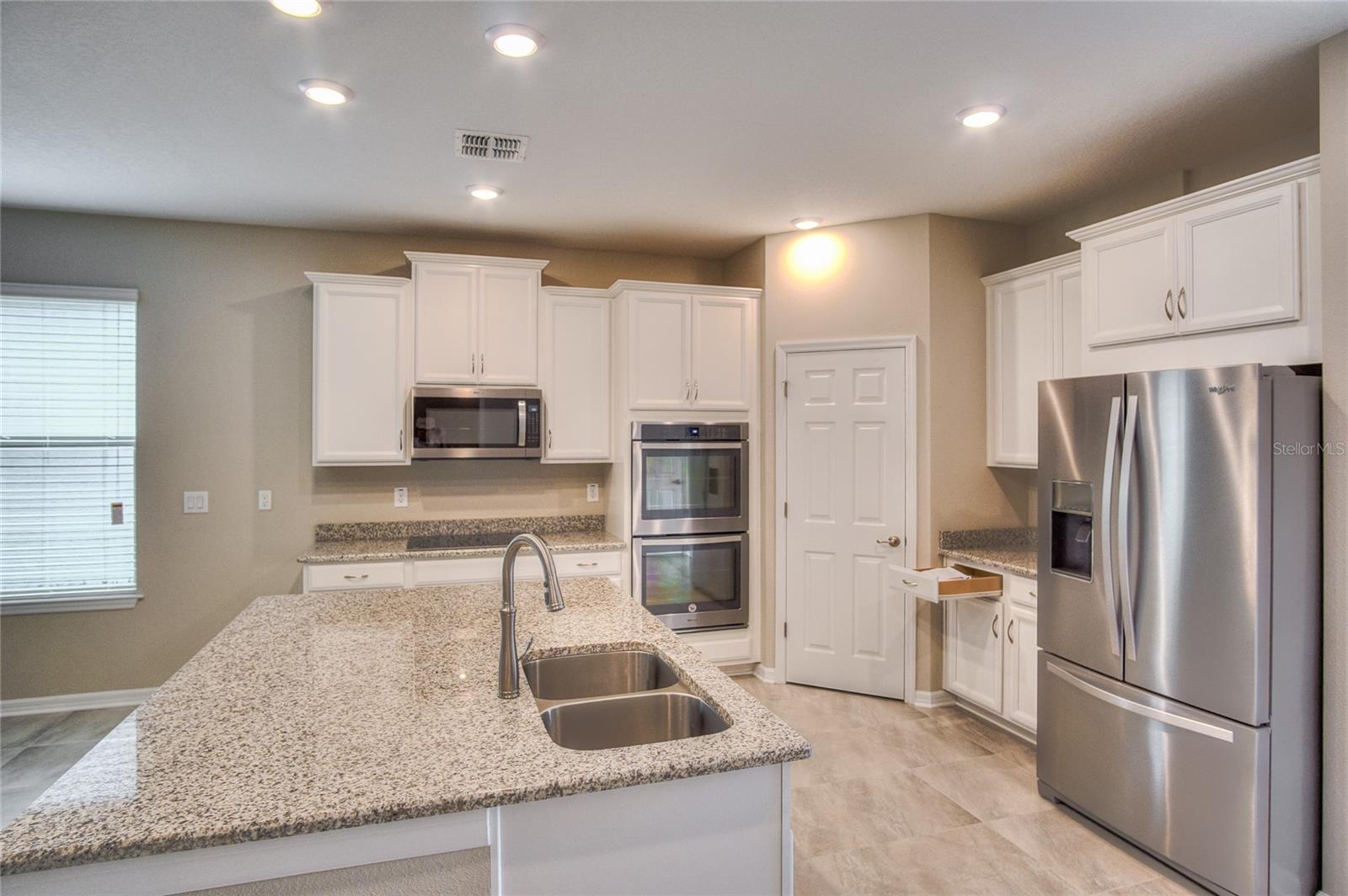 4923 ROLLING GREEN DR, WESLEY CHAPEL, FL, 33543