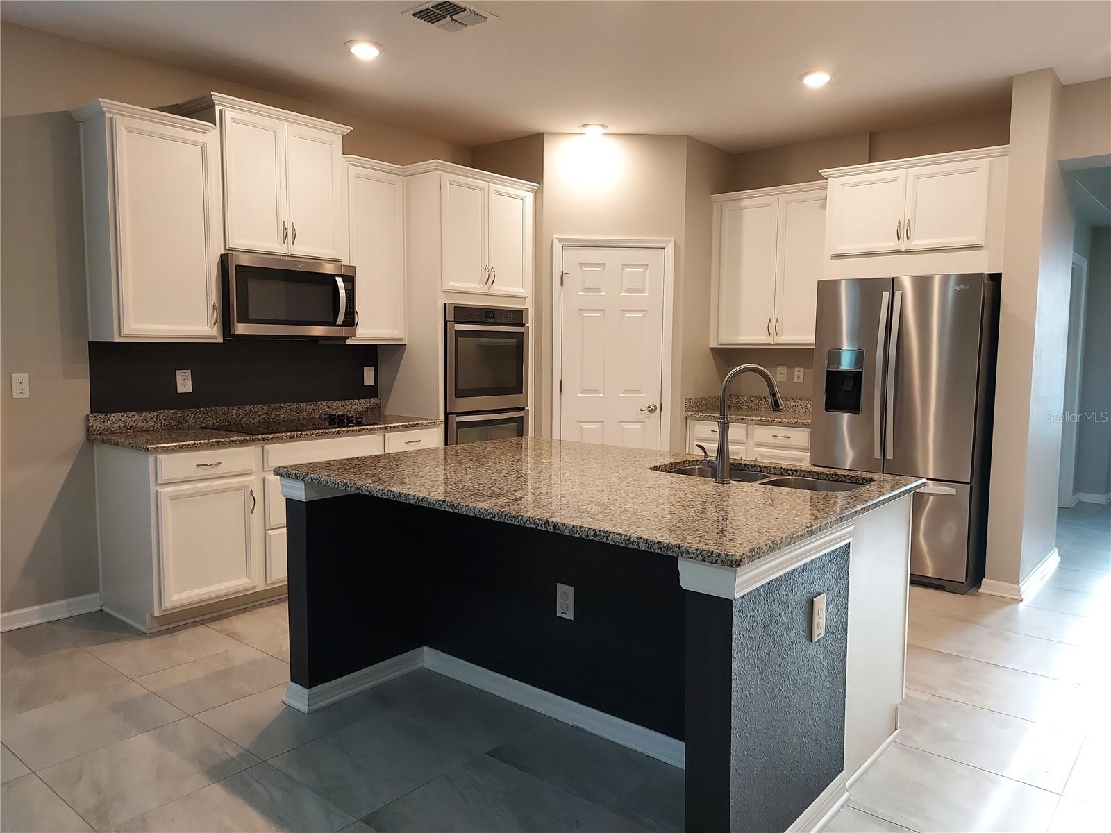 4923 ROLLING GREEN DR, WESLEY CHAPEL, FL, 33543