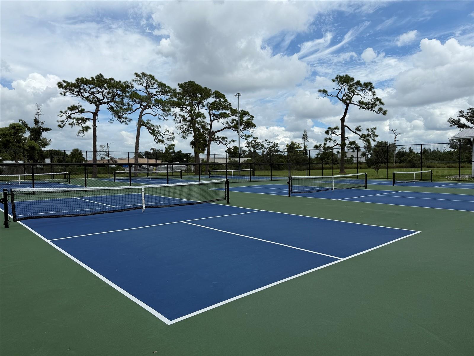 611 OSCEOLA RD, NOKOMIS, FL, 34275