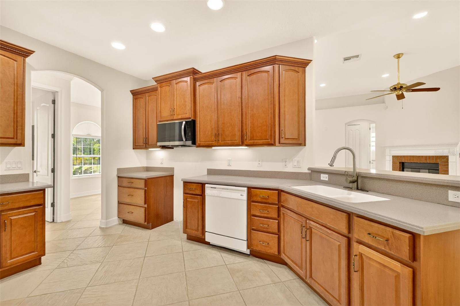 42808 ROYAL TRAILS RD, EUSTIS, FL, 32736