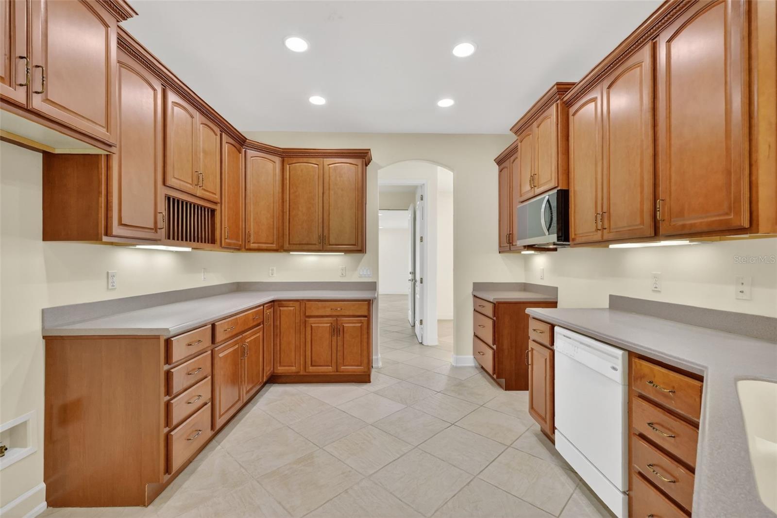 42808 ROYAL TRAILS RD, EUSTIS, FL, 32736