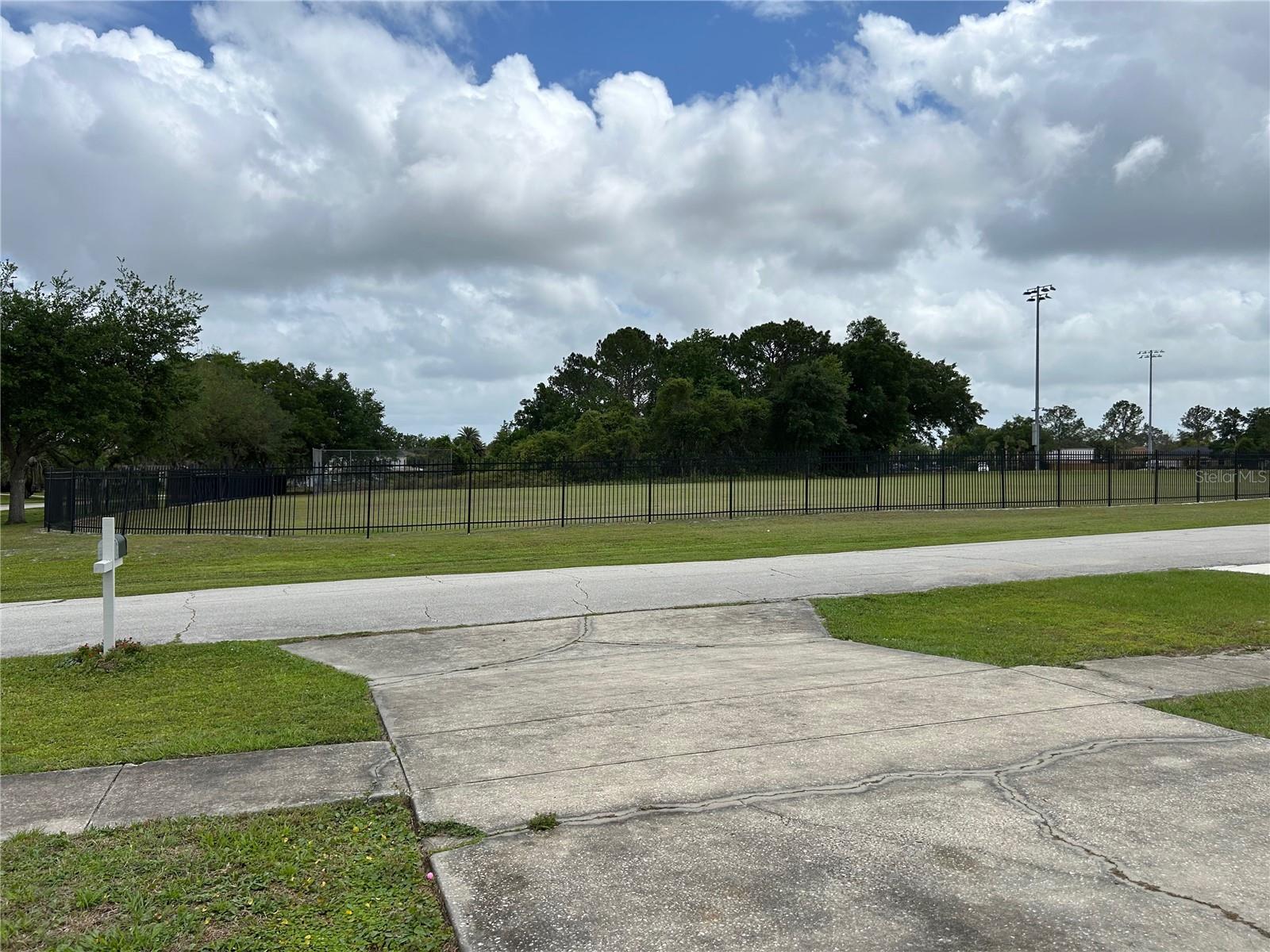 898 FARRINGTON DR, DELTONA, FL, 32725