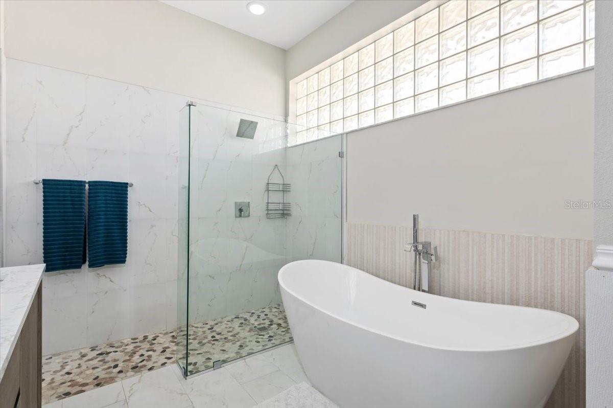 700 SILK OAK DR, VENICE, FL, 34293