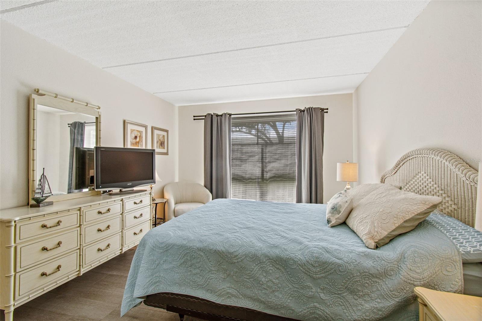 2944 W BAY DR #106, BELLEAIR BLUFFS, FL, 33770