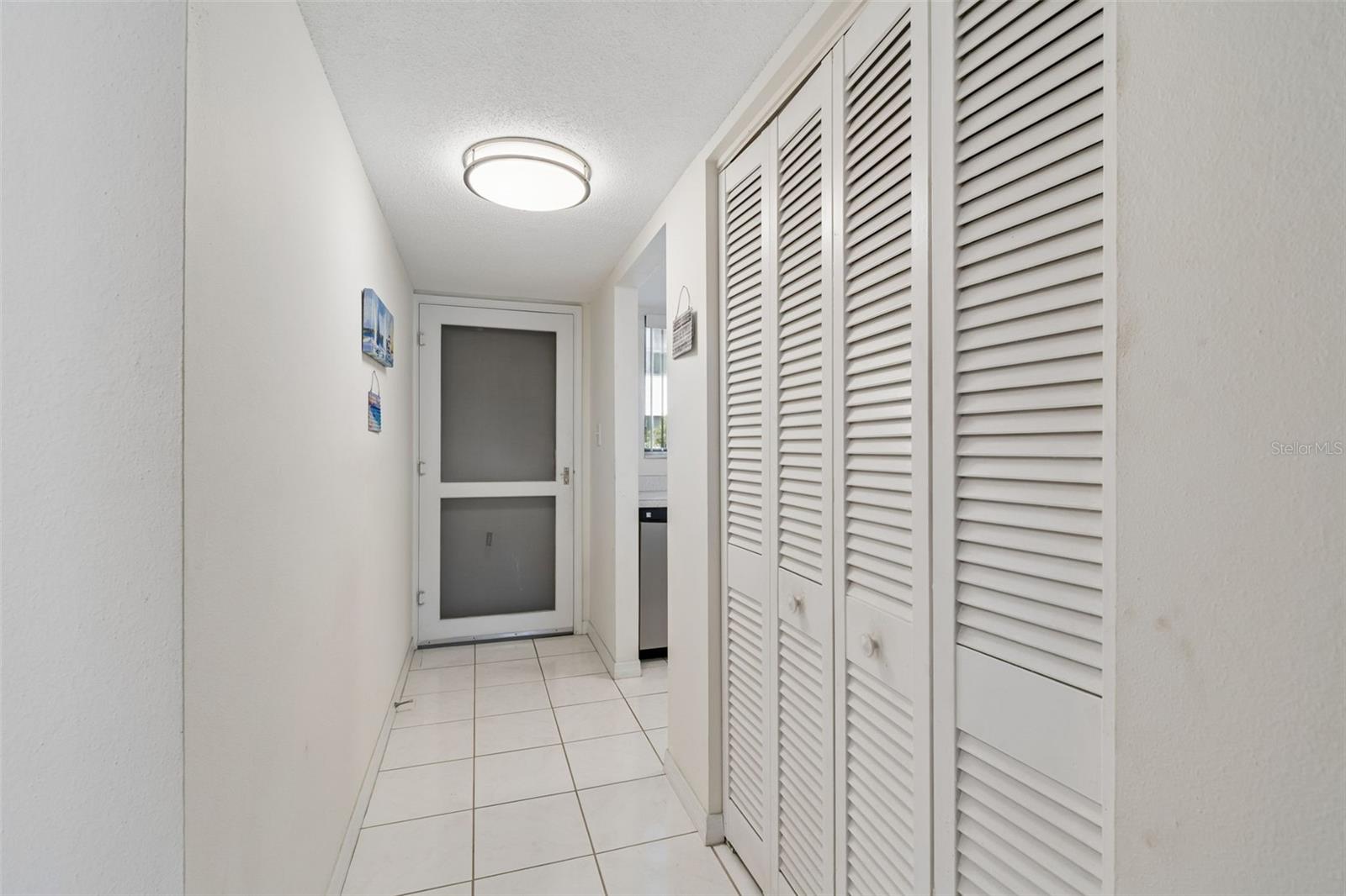 2944 W BAY DR #106, BELLEAIR BLUFFS, FL, 33770