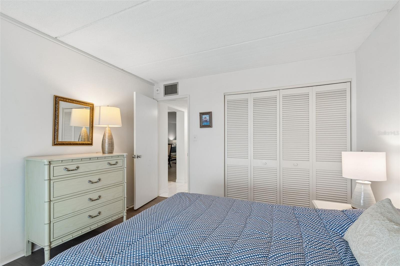 2944 W BAY DR #106, BELLEAIR BLUFFS, FL, 33770