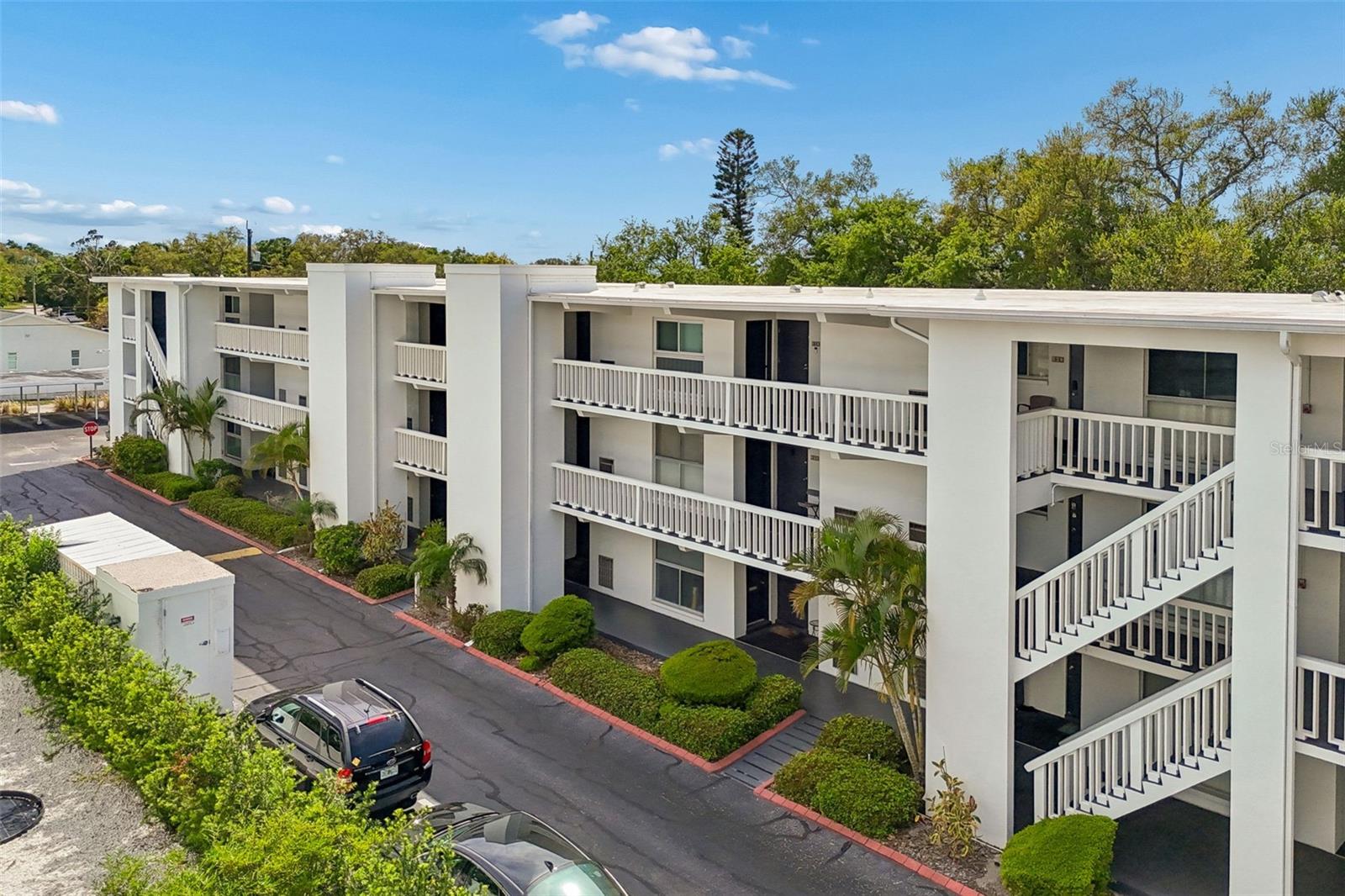2944 W BAY DR #106, BELLEAIR BLUFFS, FL, 33770
