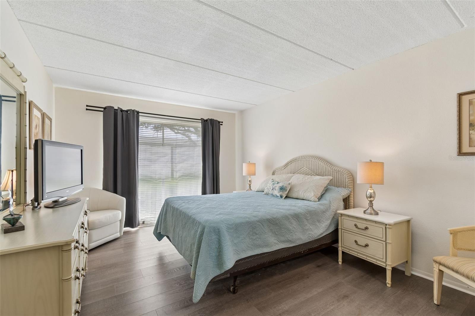 2944 W BAY DR #106, BELLEAIR BLUFFS, FL, 33770