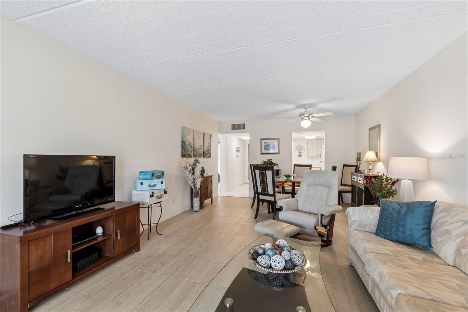 2944 W BAY DR #106, BELLEAIR BLUFFS, FL, 33770