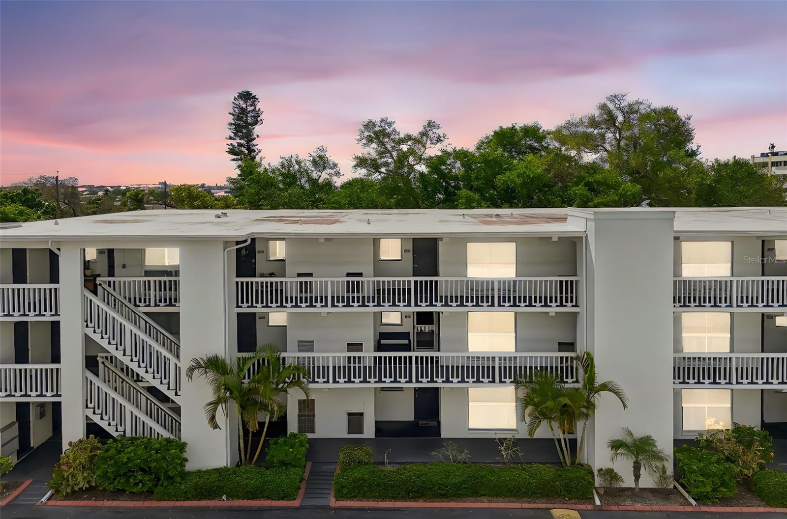 2944 W BAY DR #106, BELLEAIR BLUFFS, FL, 33770