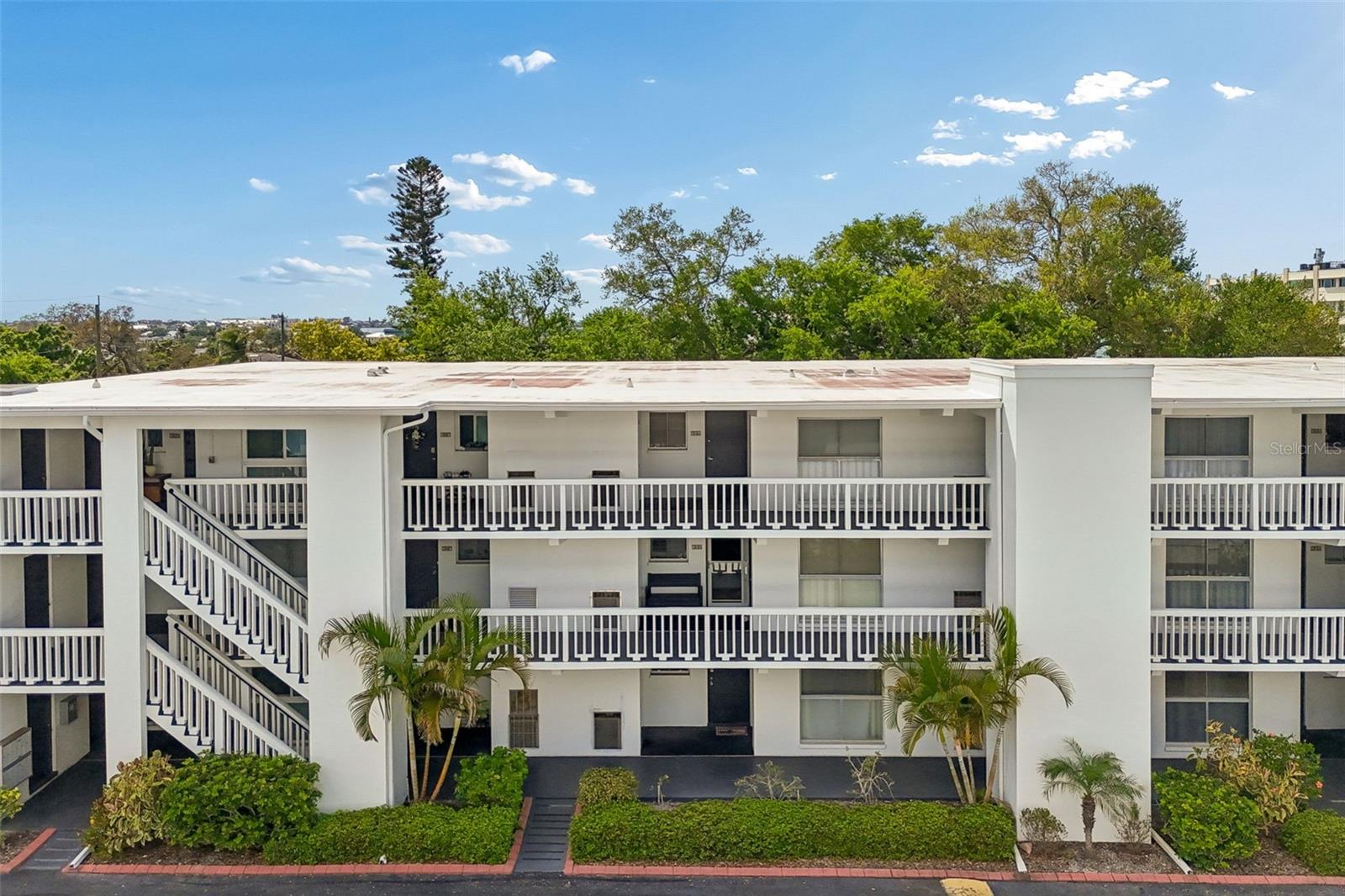 2944 W BAY DR #106, BELLEAIR BLUFFS, FL, 33770