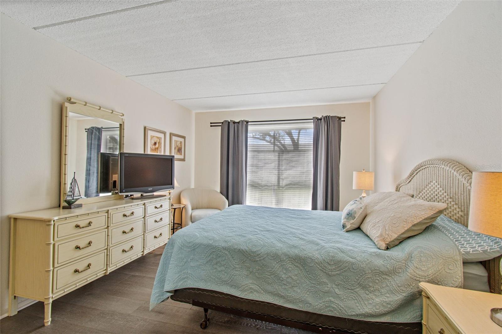 2944 W BAY DR #106, BELLEAIR BLUFFS, FL, 33770