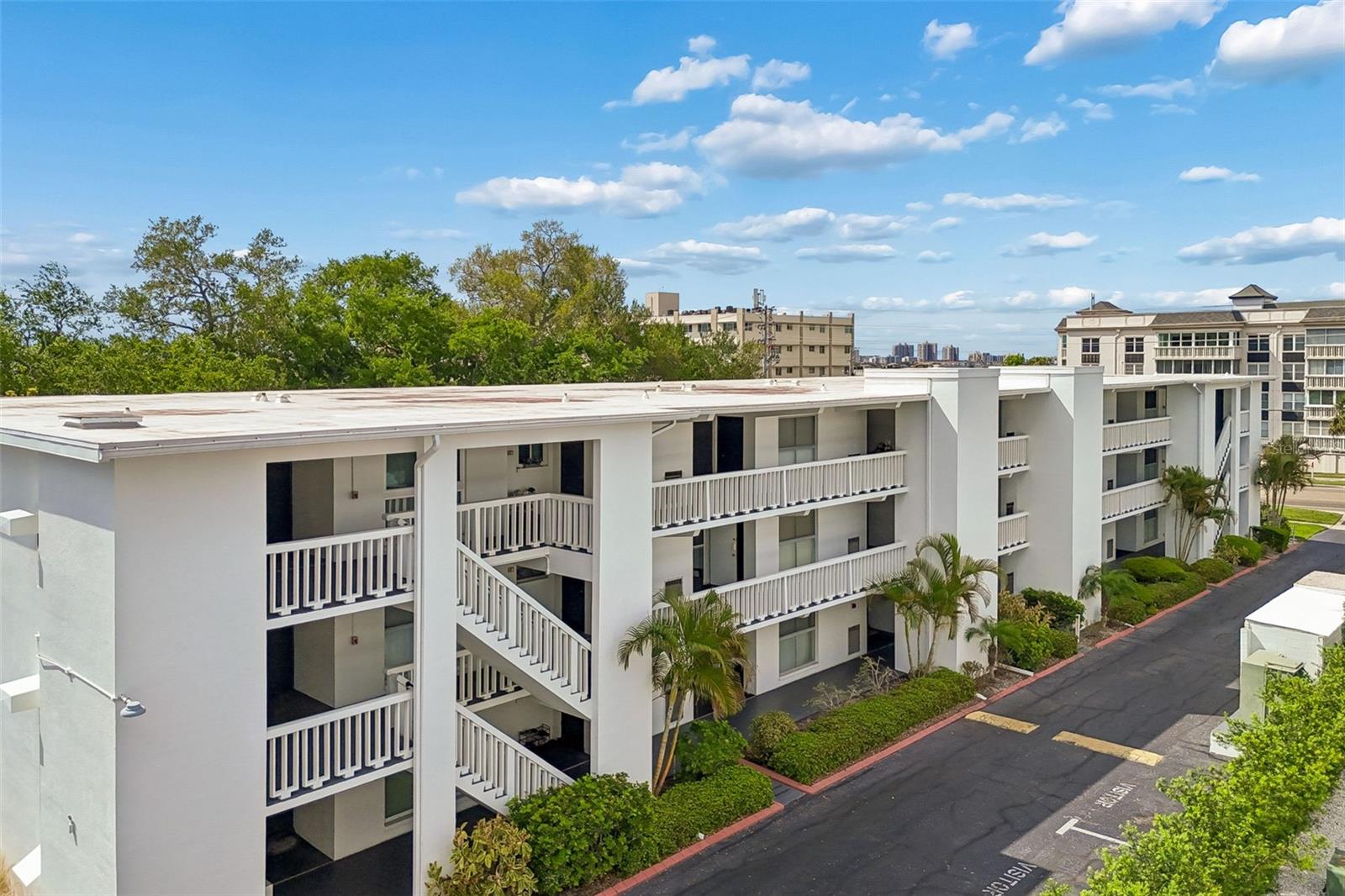 2944 W BAY DR #106, BELLEAIR BLUFFS, FL, 33770