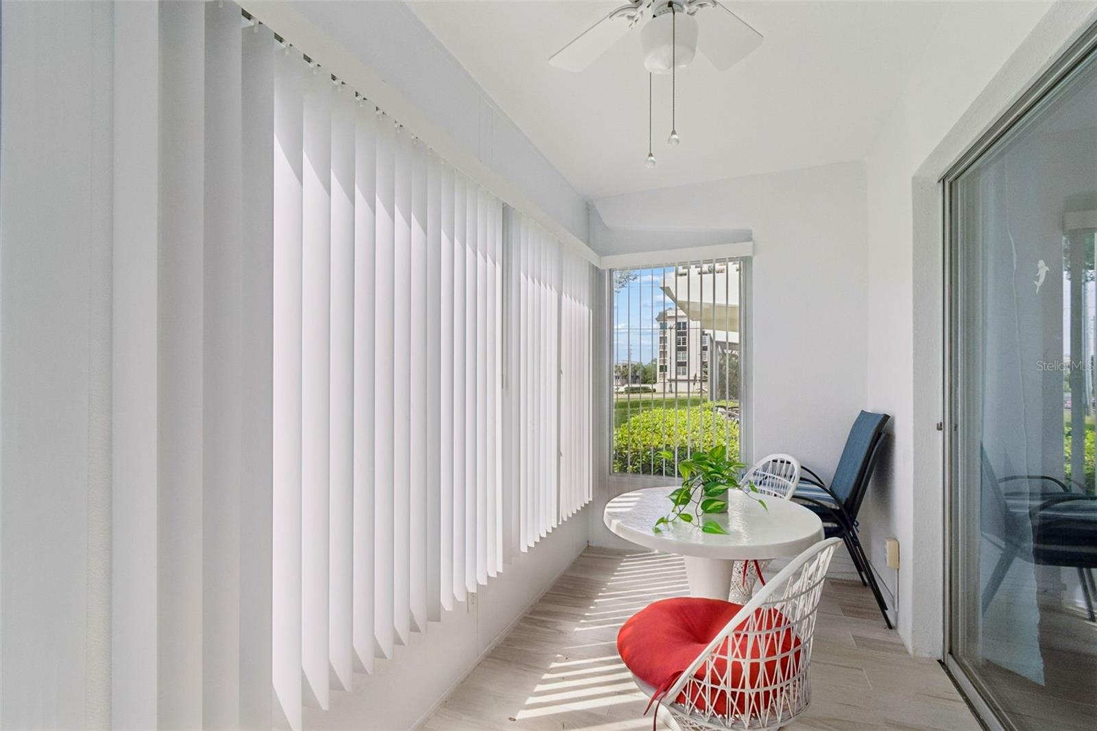 2944 W BAY DR #106, BELLEAIR BLUFFS, FL, 33770