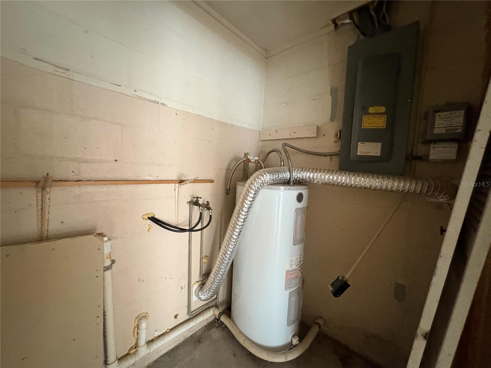 3922 S APOPKA AVE, INVERNESS, FL, 34452