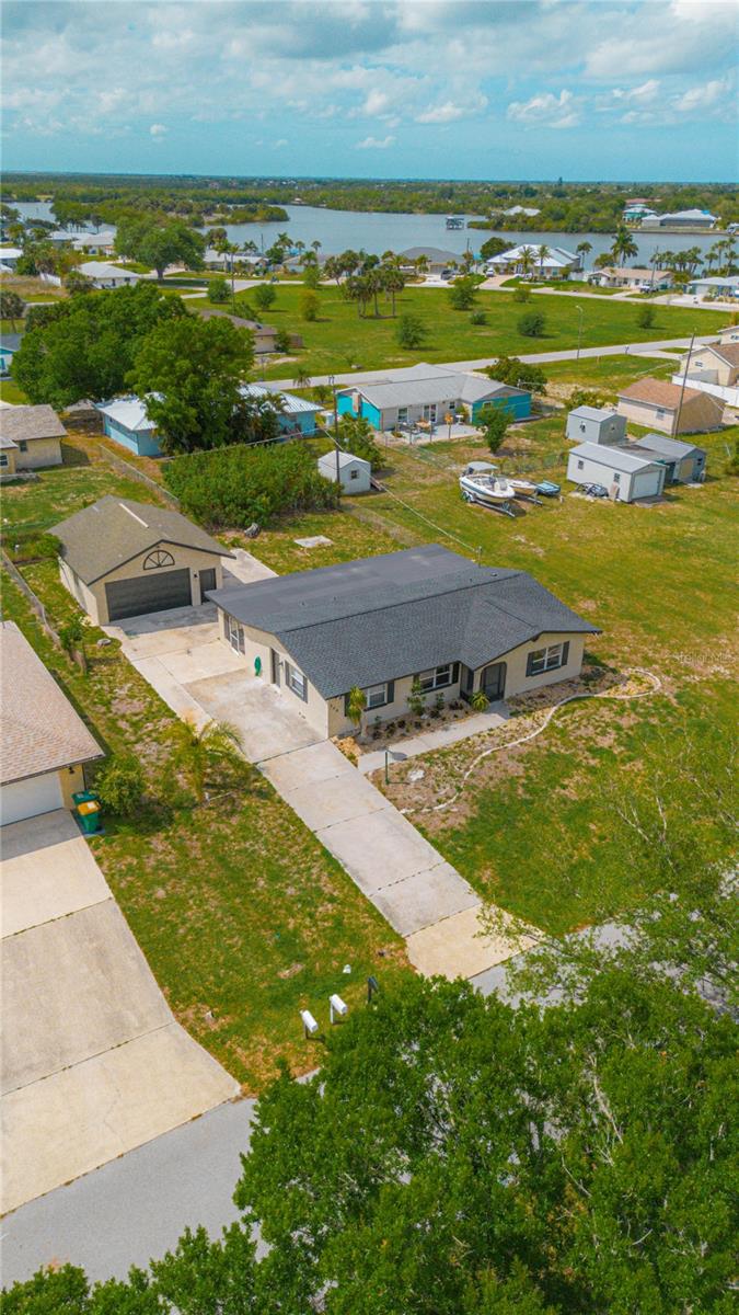 549 LAKEMONT AVE NW, PORT CHARLOTTE, FL, 33952