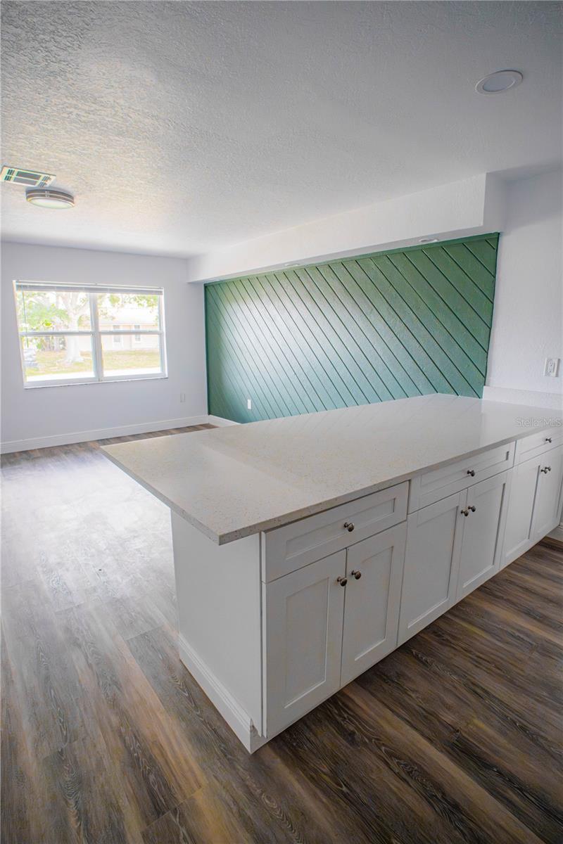 549 LAKEMONT AVE NW, PORT CHARLOTTE, FL, 33952