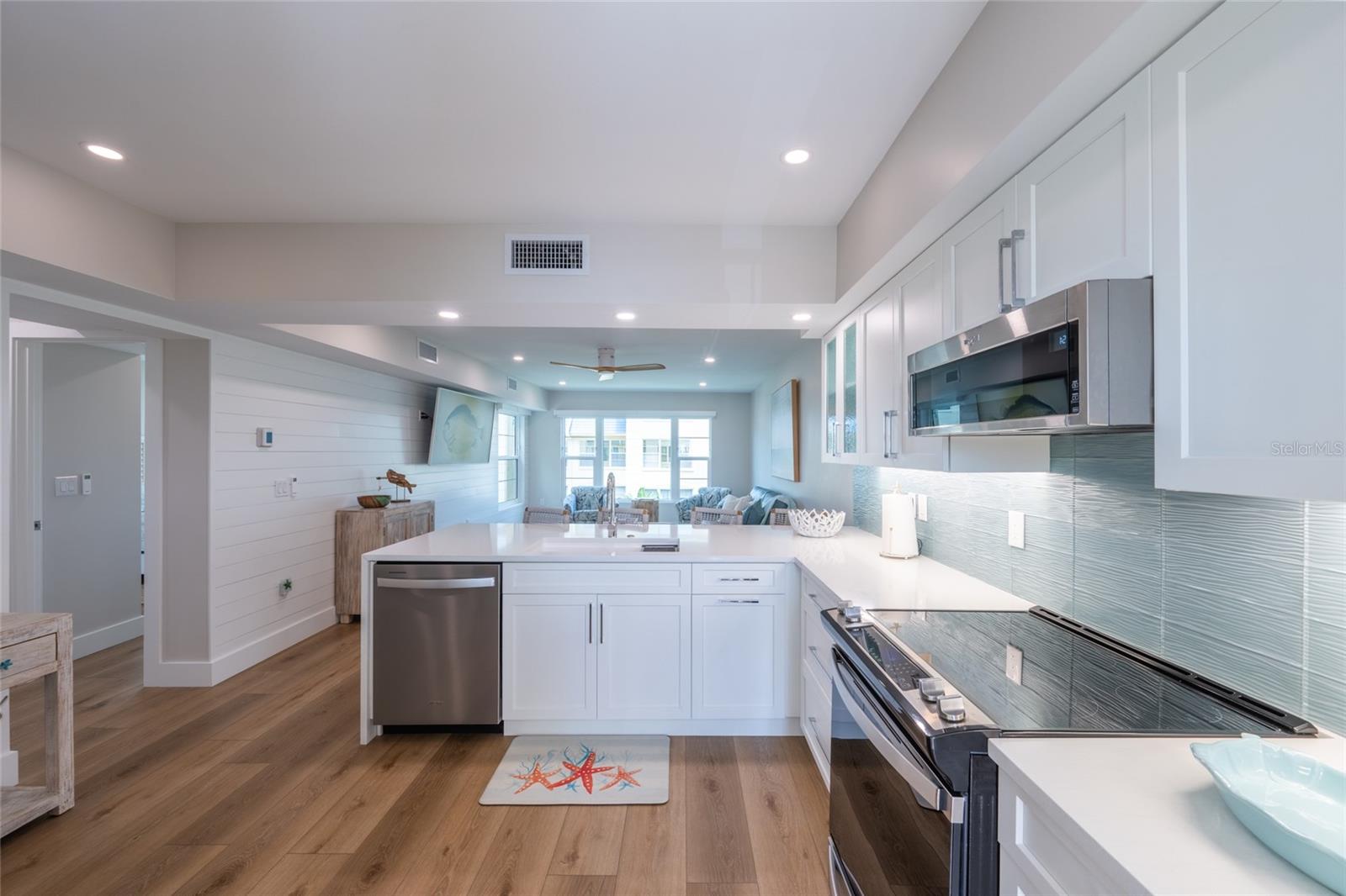 3804 GULF OF MEXICO DR #B305, LONGBOAT KEY, FL, 34228