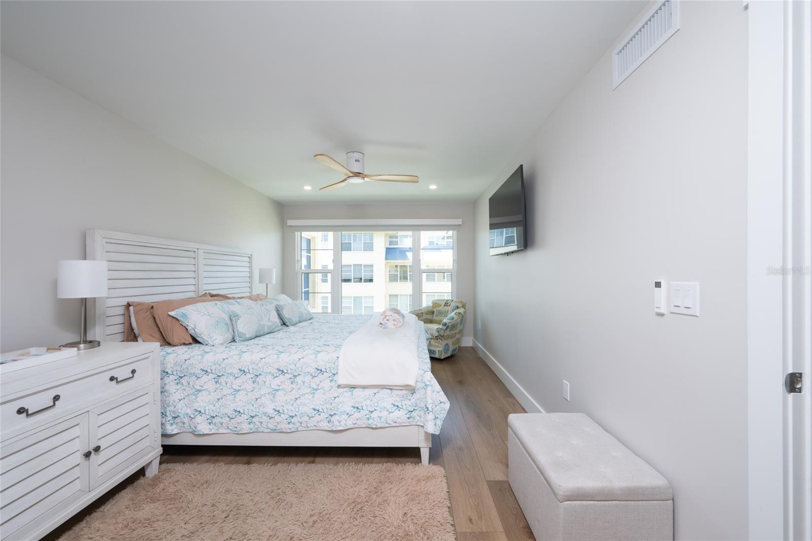 3804 GULF OF MEXICO DR #B305, LONGBOAT KEY, FL, 34228