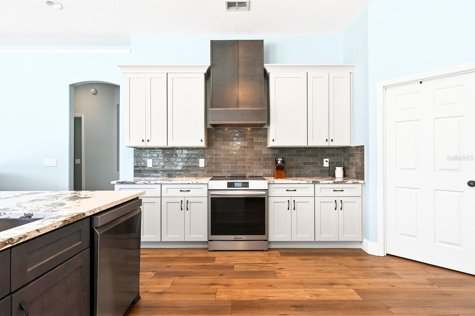 1047 WILLA LAKE CIR, OVIEDO, FL, 32765