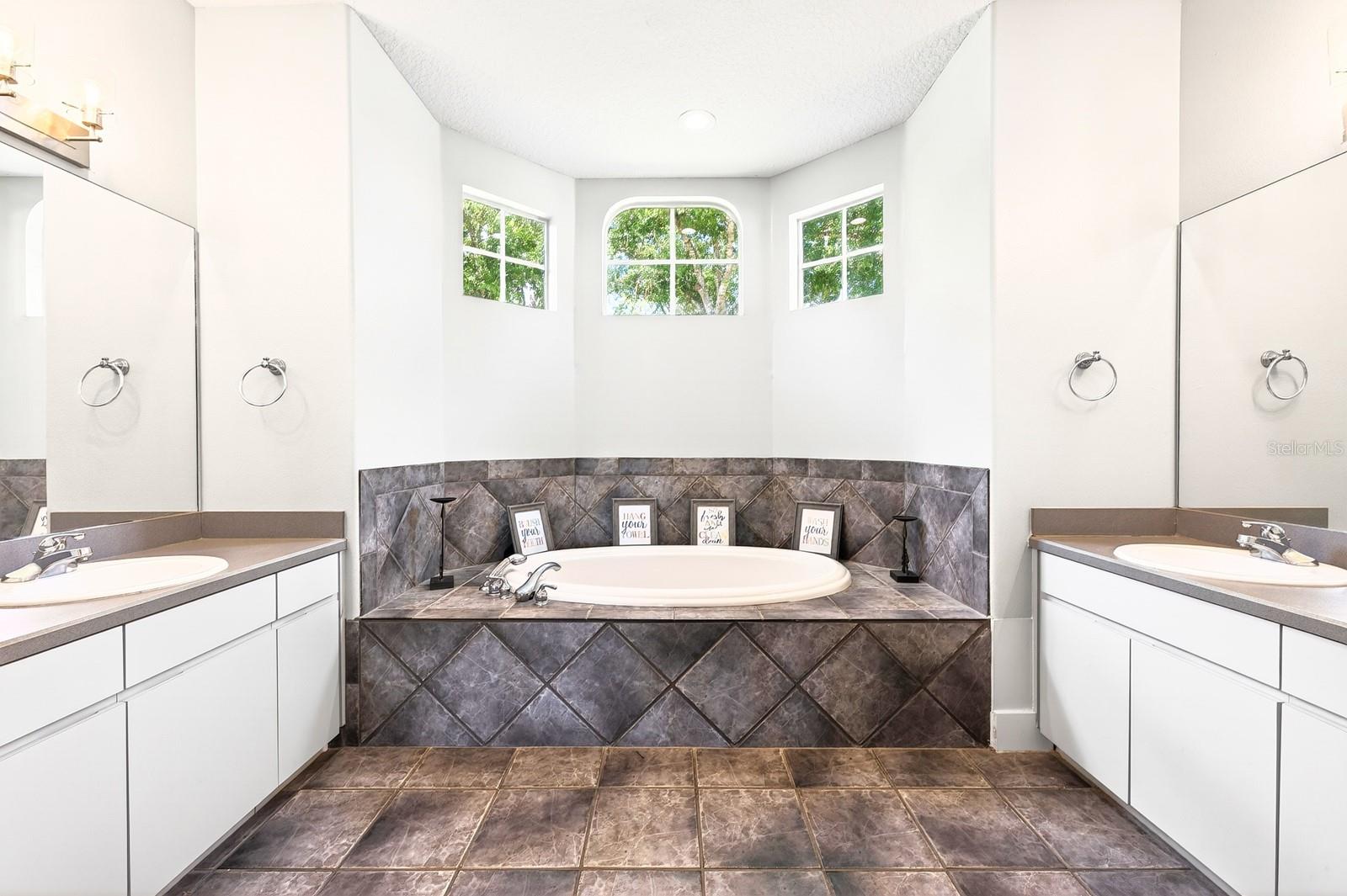 1047 WILLA LAKE CIR, OVIEDO, FL, 32765