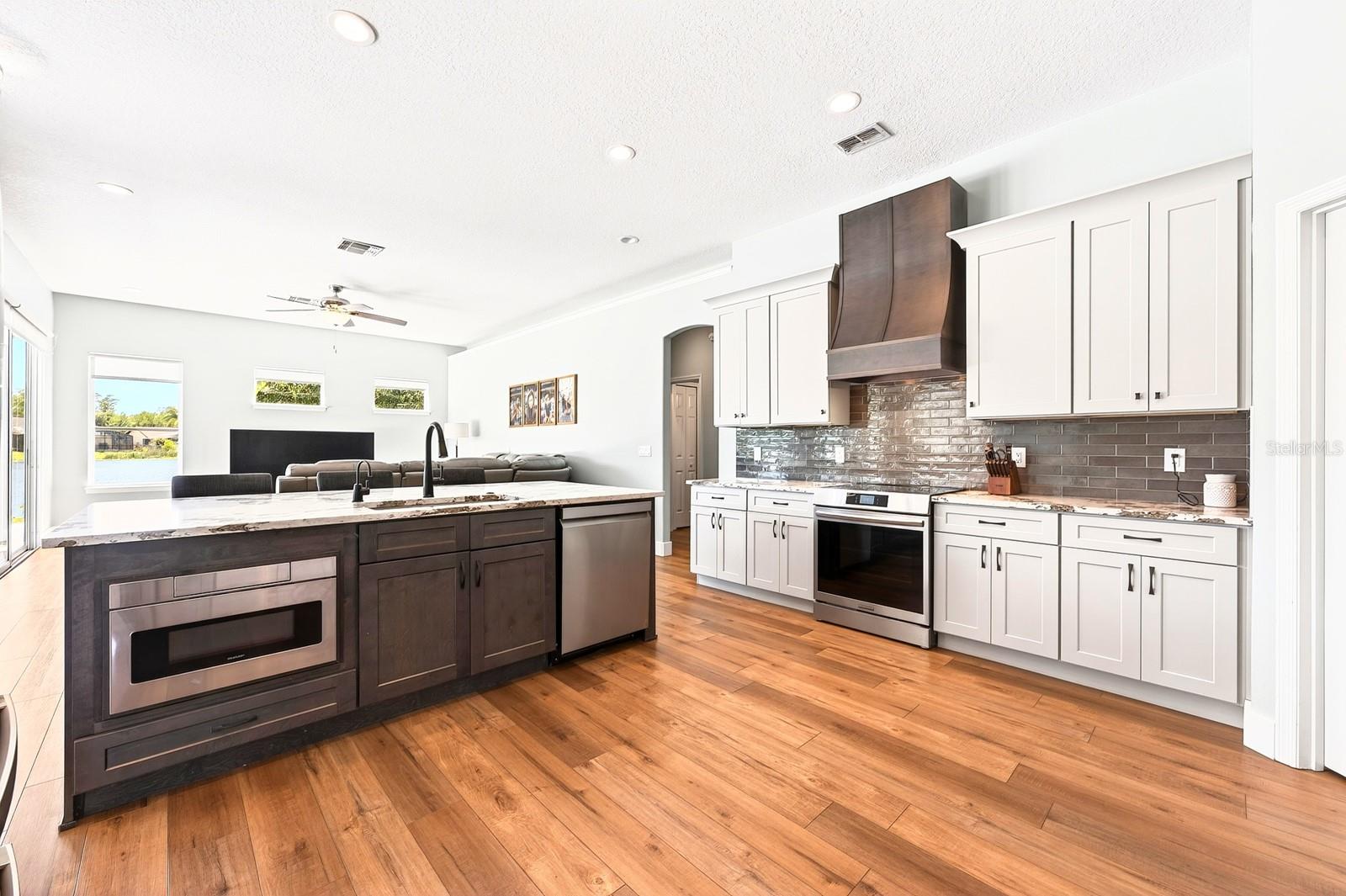 1047 WILLA LAKE CIR, OVIEDO, FL, 32765