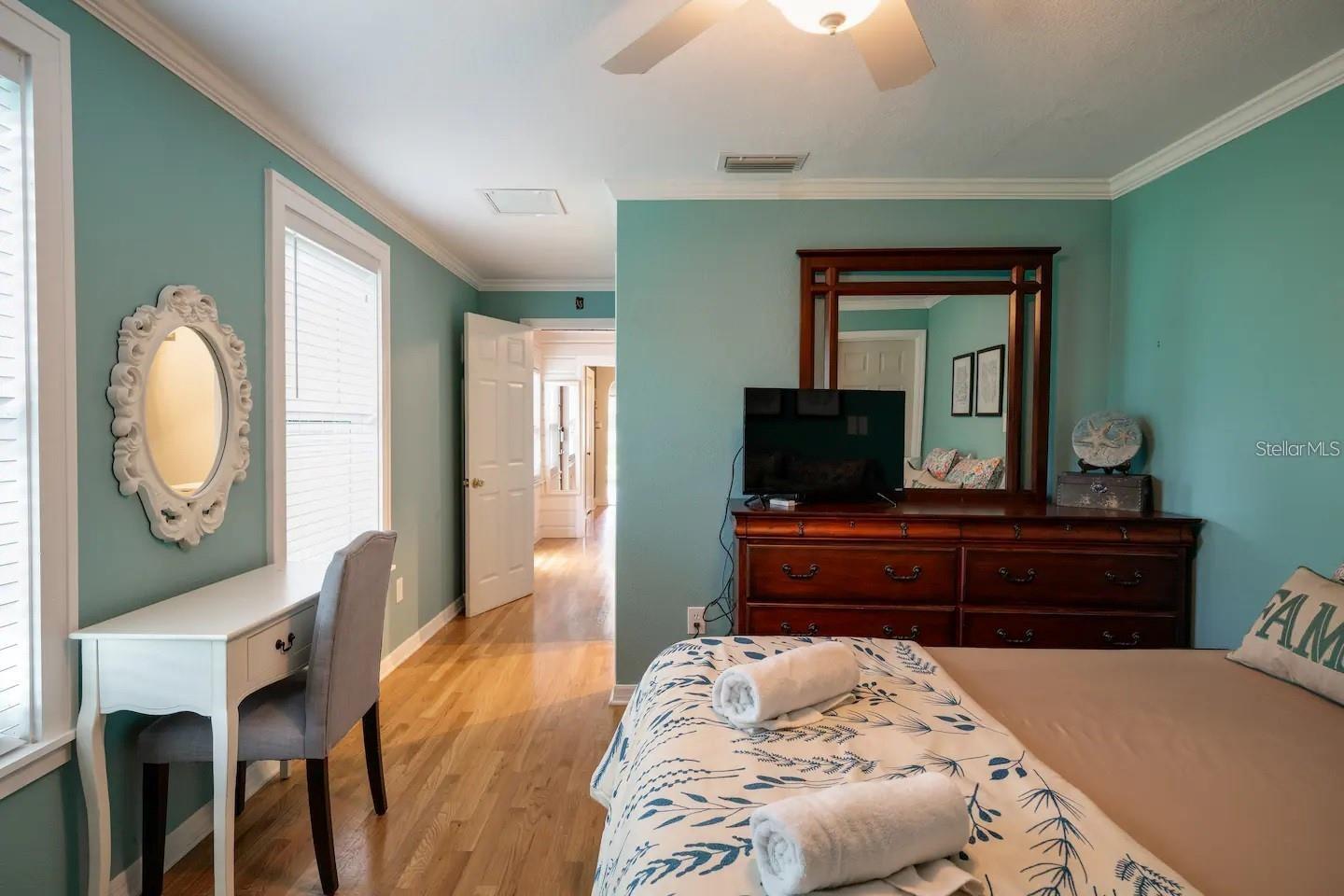 1501 29TH AVE N, ST PETERSBURG, FL, 33704