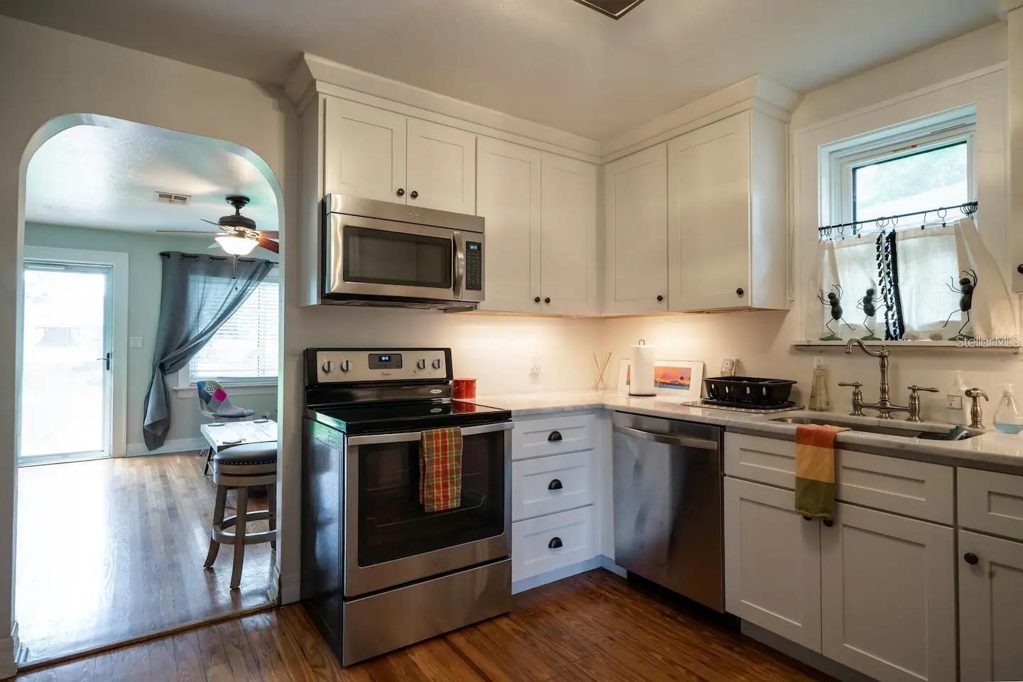 1501 29TH AVE N, ST PETERSBURG, FL, 33704