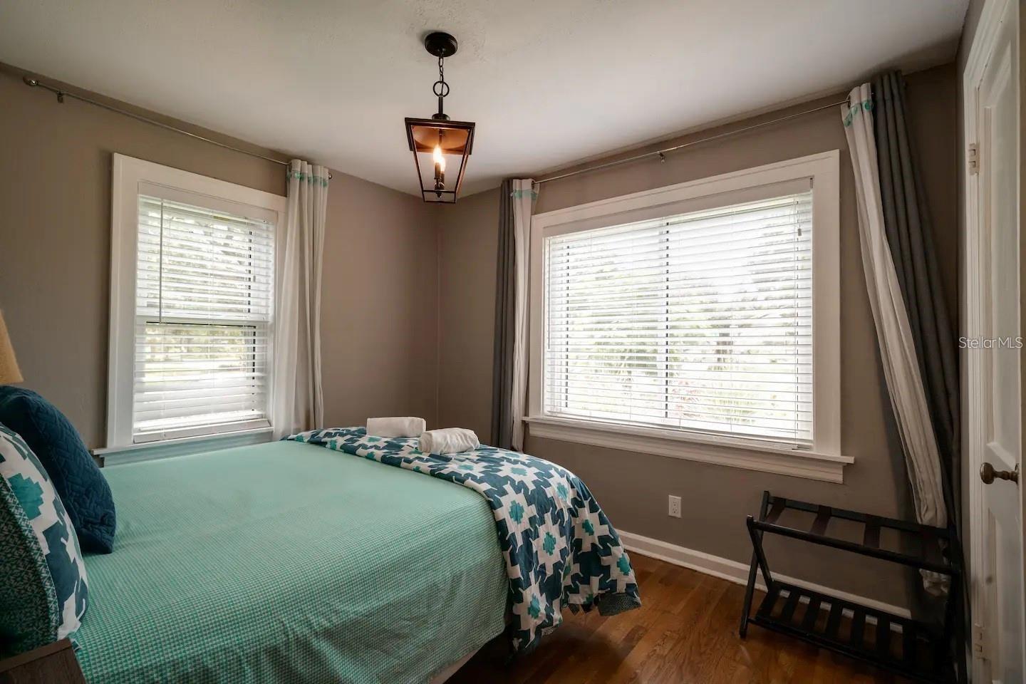 1501 29TH AVE N, ST PETERSBURG, FL, 33704