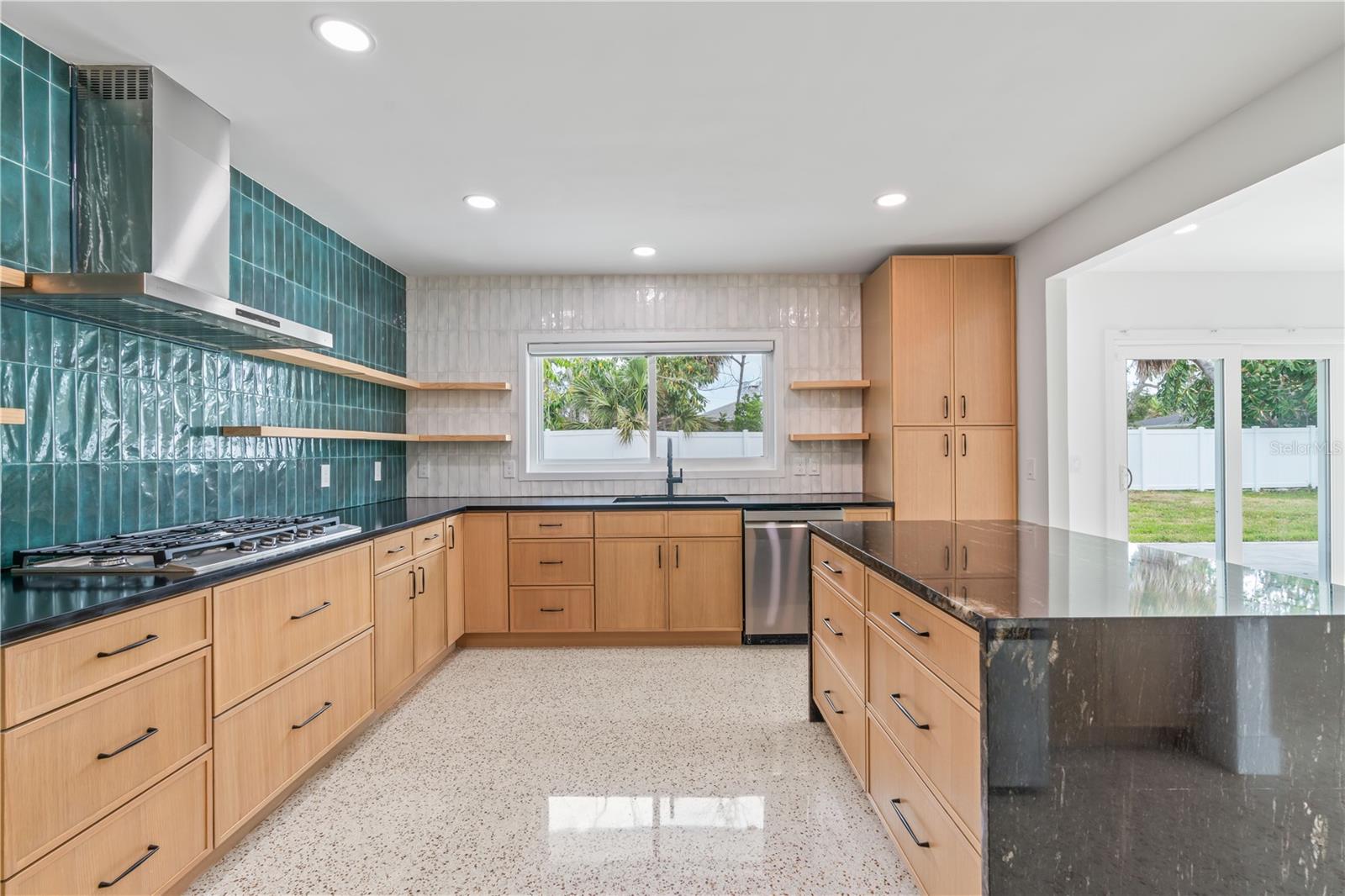 123 8TH ST, BELLEAIR BEACH, FL, 33786