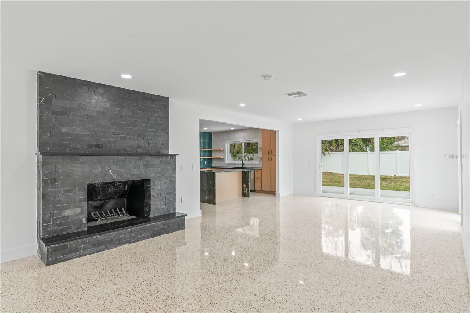 123 8TH ST, BELLEAIR BEACH, FL, 33786