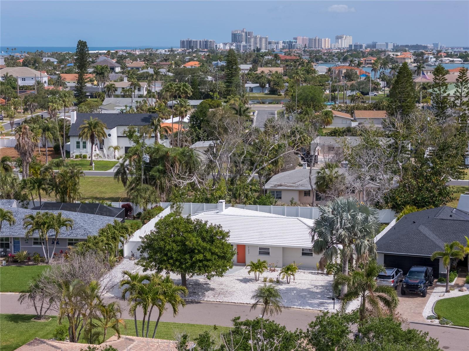 123 8TH ST, BELLEAIR BEACH, FL, 33786