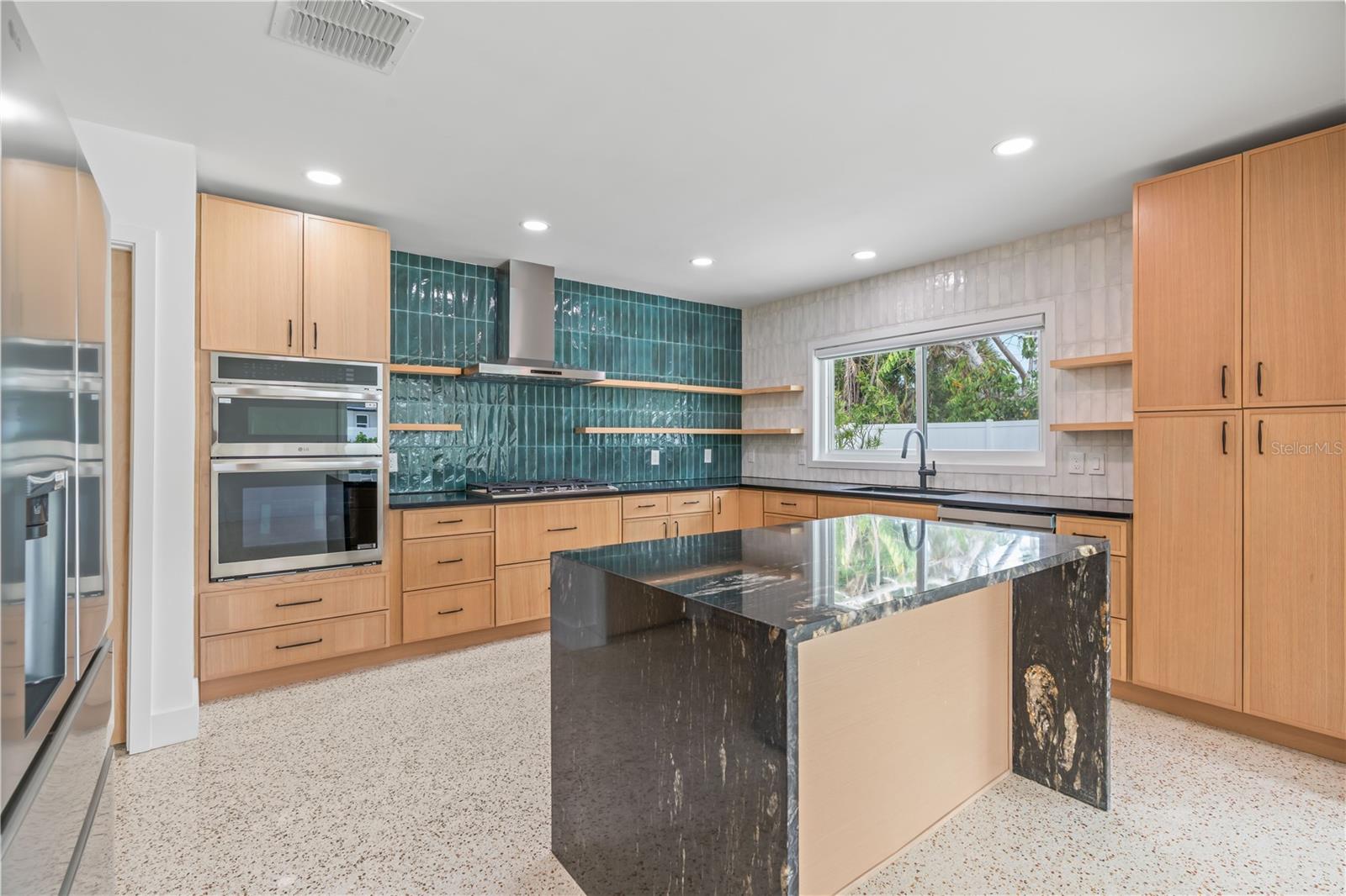 123 8TH ST, BELLEAIR BEACH, FL, 33786