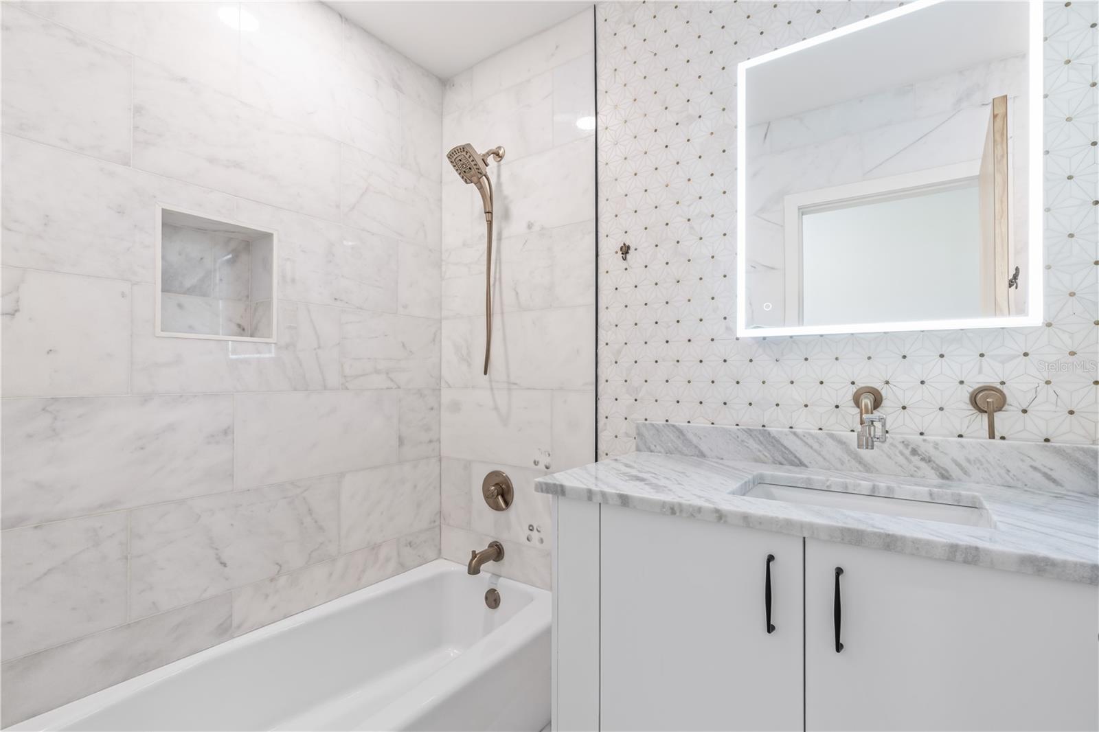 123 8TH ST, BELLEAIR BEACH, FL, 33786