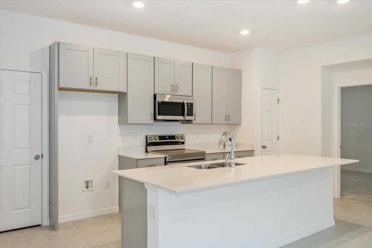 243 FREDERICKSBURG AVE, ORANGE CITY, FL, 32763
