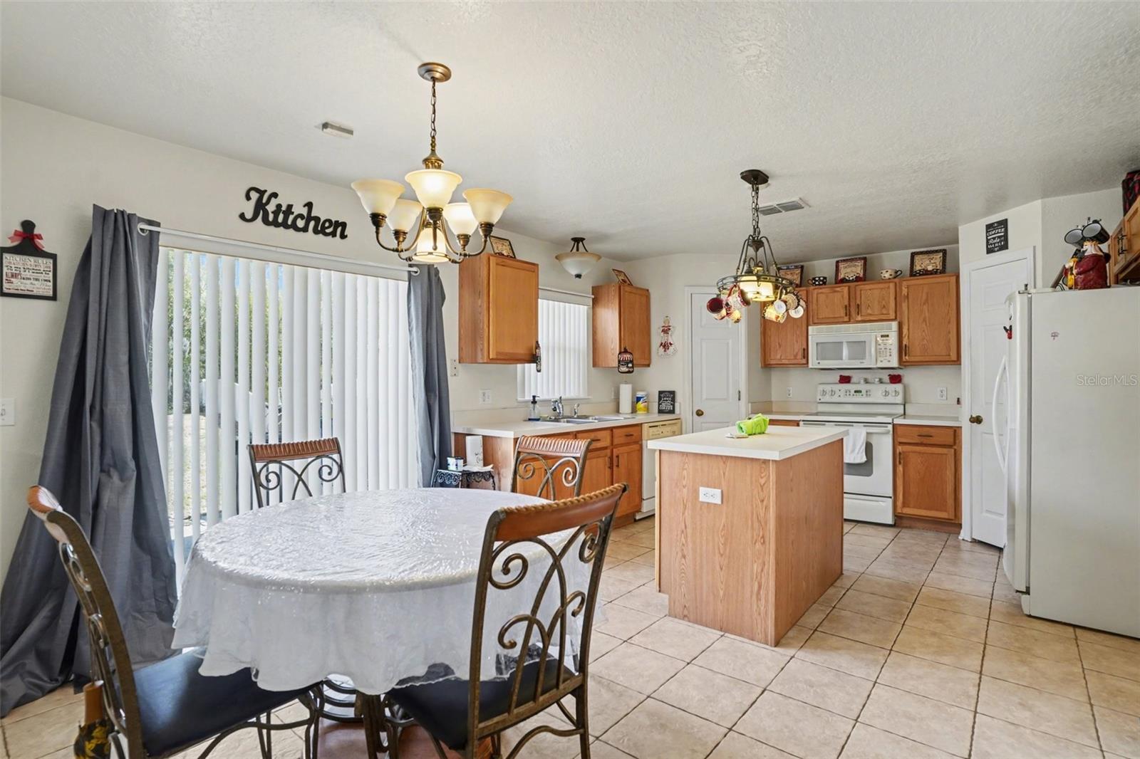 720 VALRICO HILLS LN, VALRICO, FL, 33594