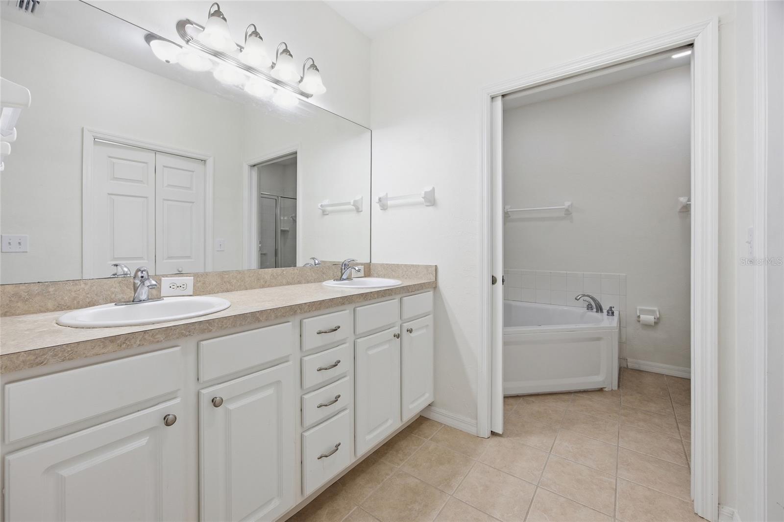 12681 NW 11TH PL N, NEWBERRY, FL, 32669